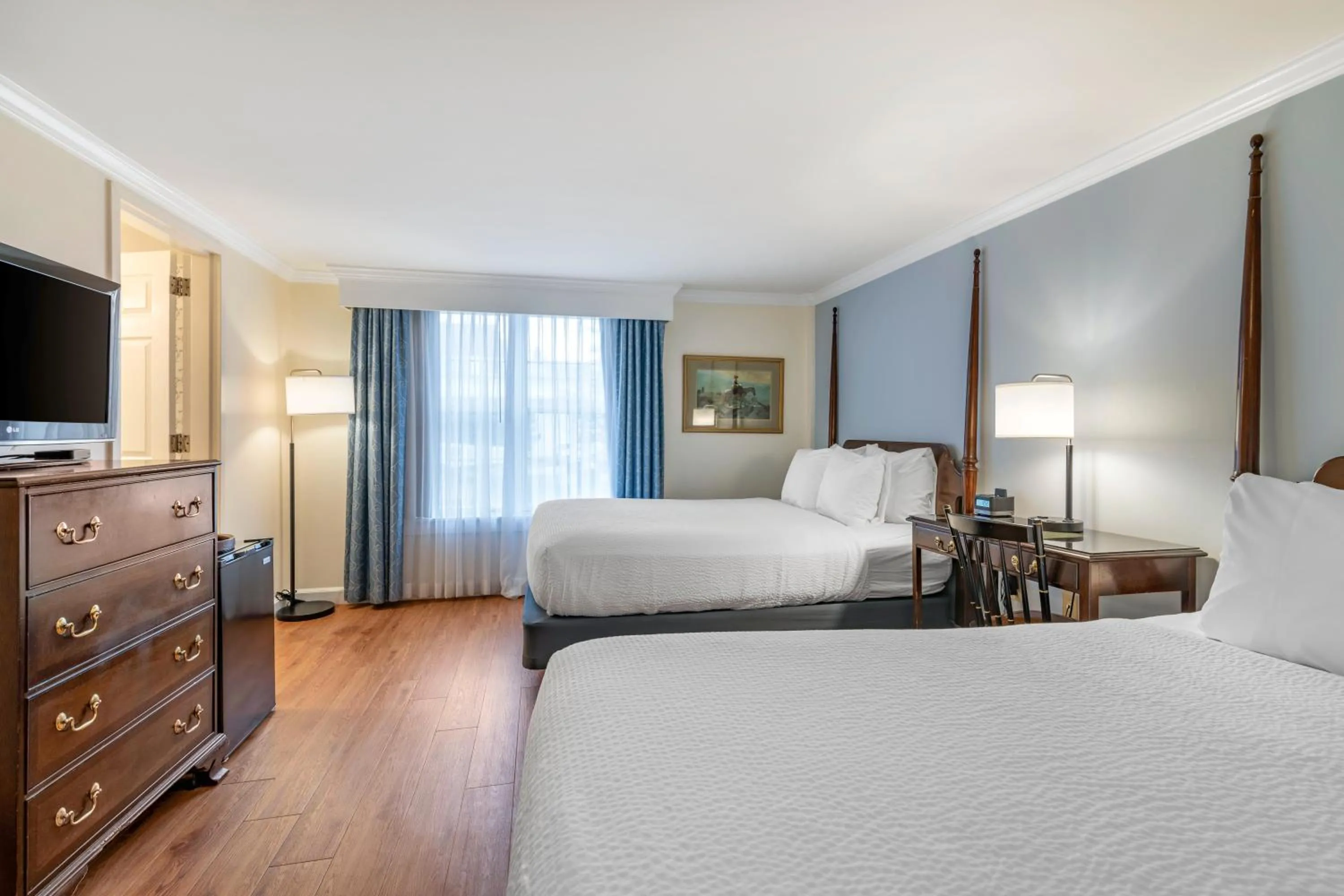 Bed in The Harraseeket Inn & Event House Freeport Downtown