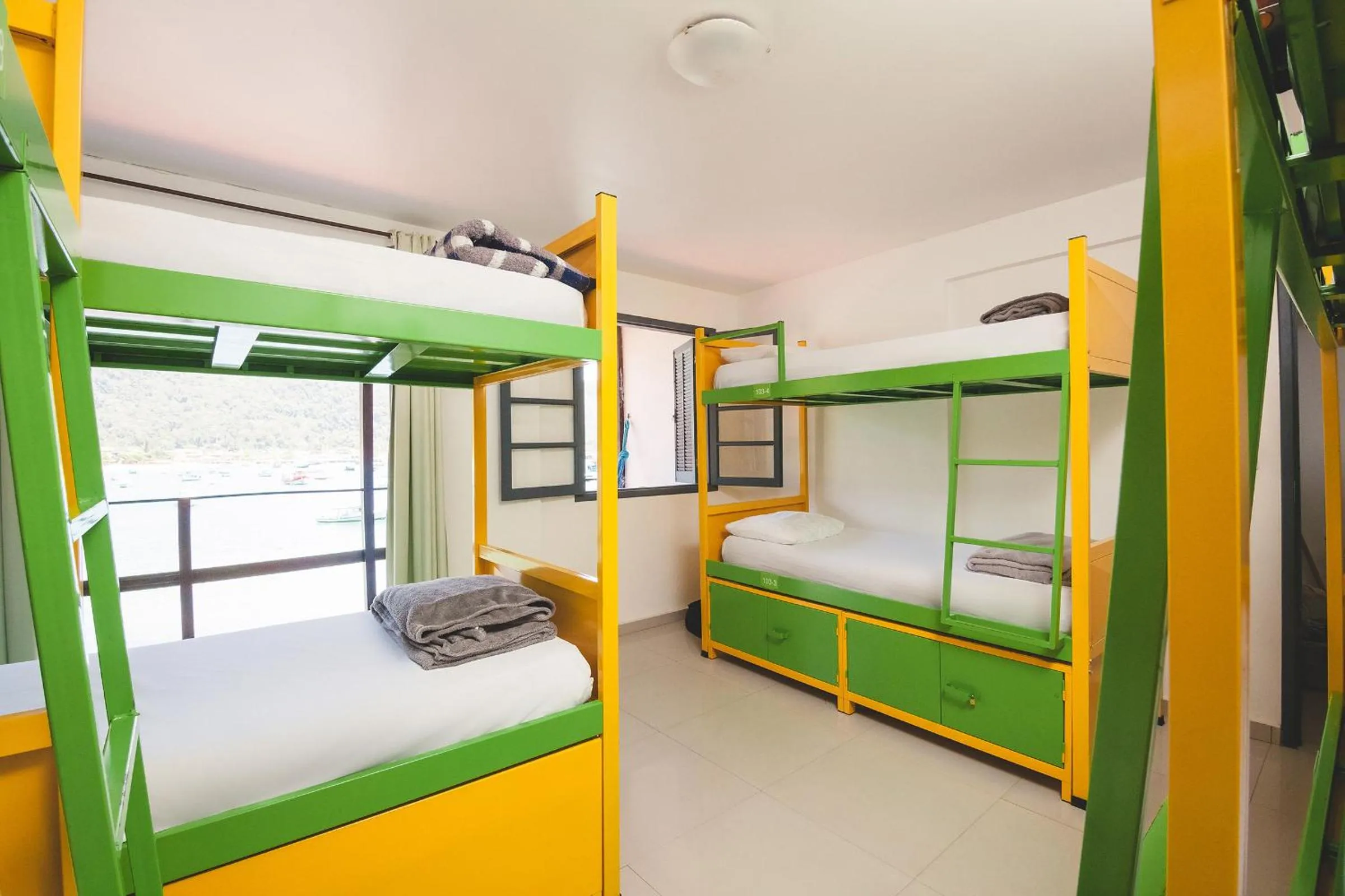 bunk bed, Bed in Che Lagarto Hostel Ilha Grande