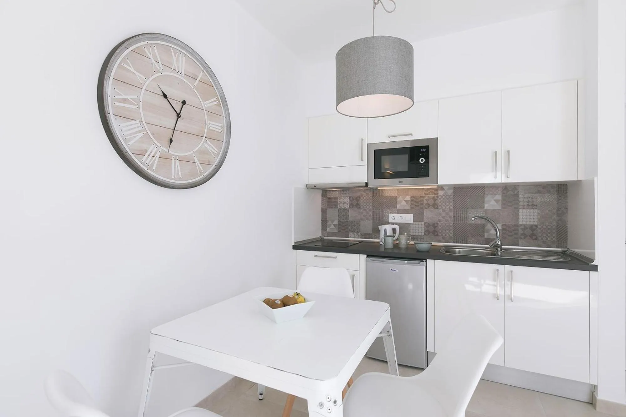 Kitchen or kitchenette in Apartamentos Celeste