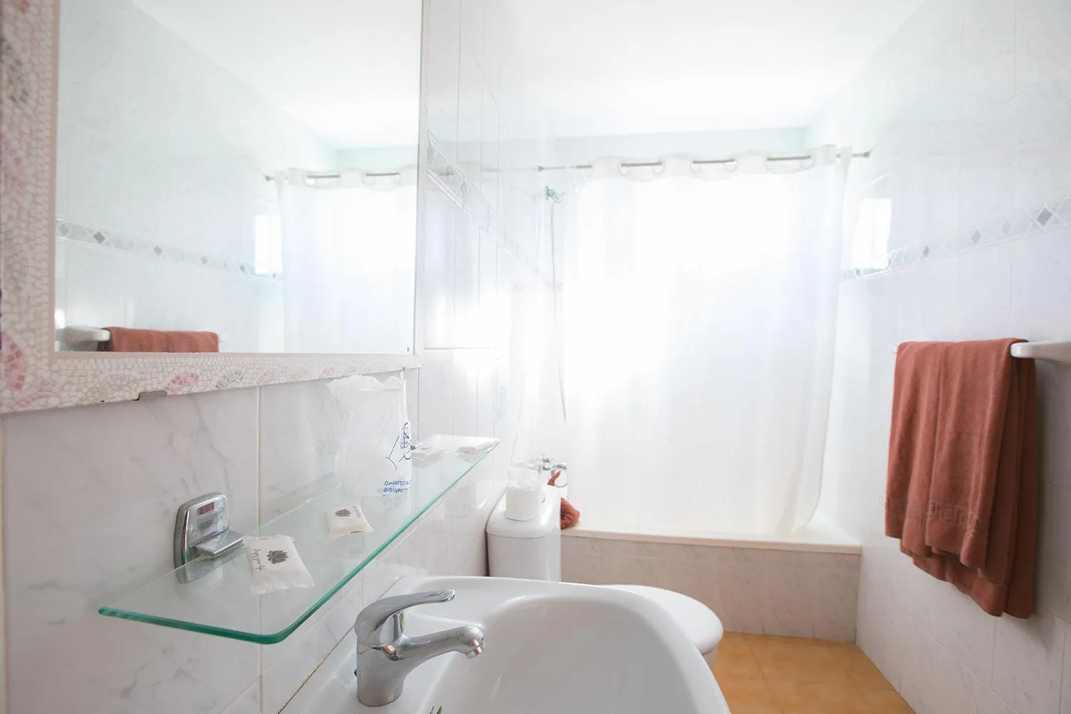 Bathroom in Apartamentos Celeste