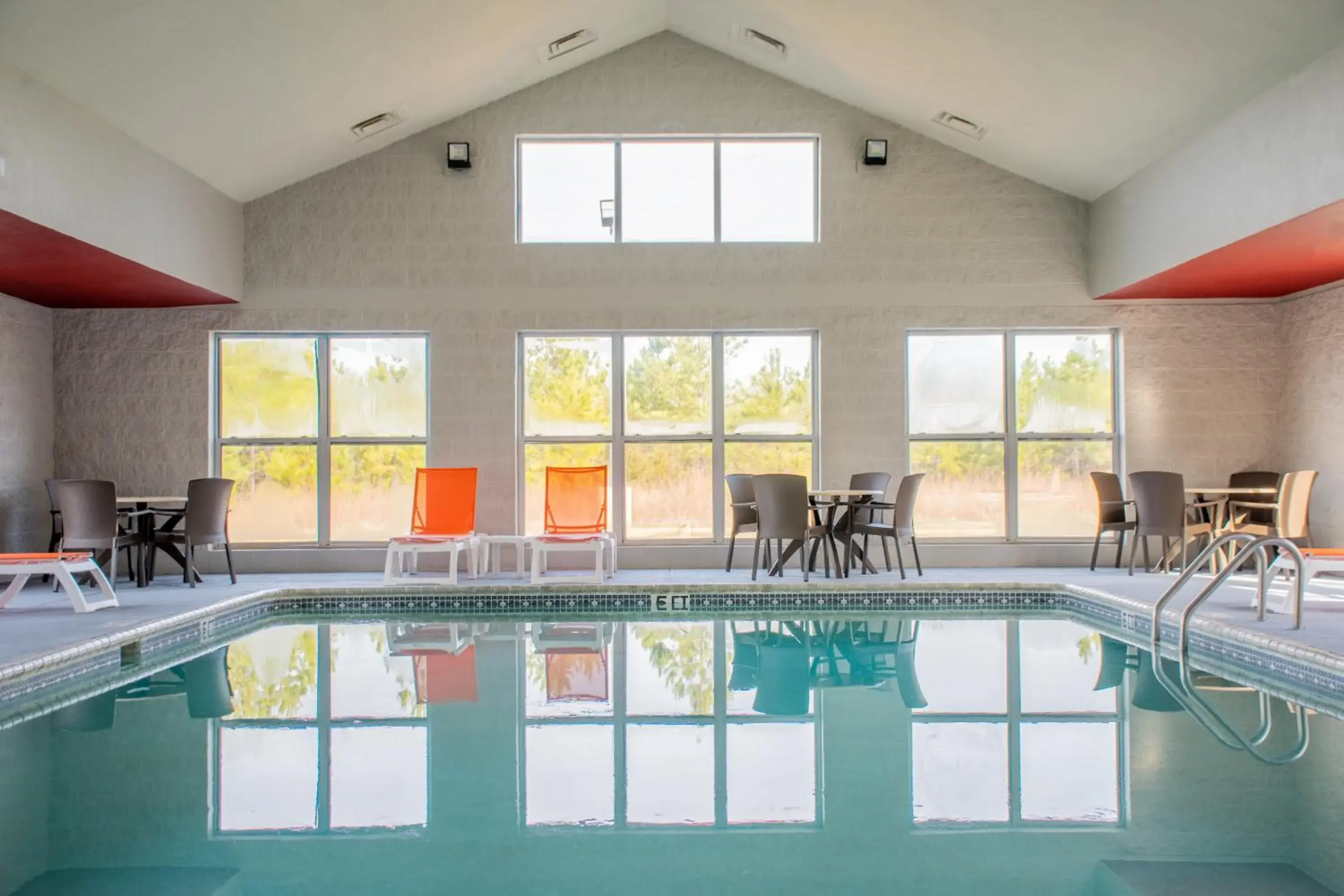 Swimming pool in Comfort Inn Dickson Swimming pool in Comfort Inn Dickson