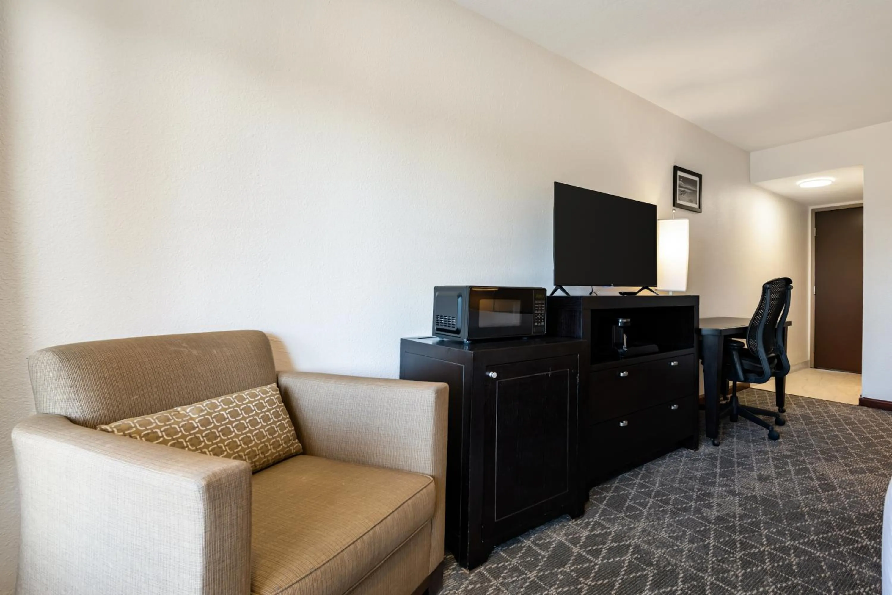 The Prime Suites, Vallejo - Napa Valley and Six Flags Discovery Kingdom