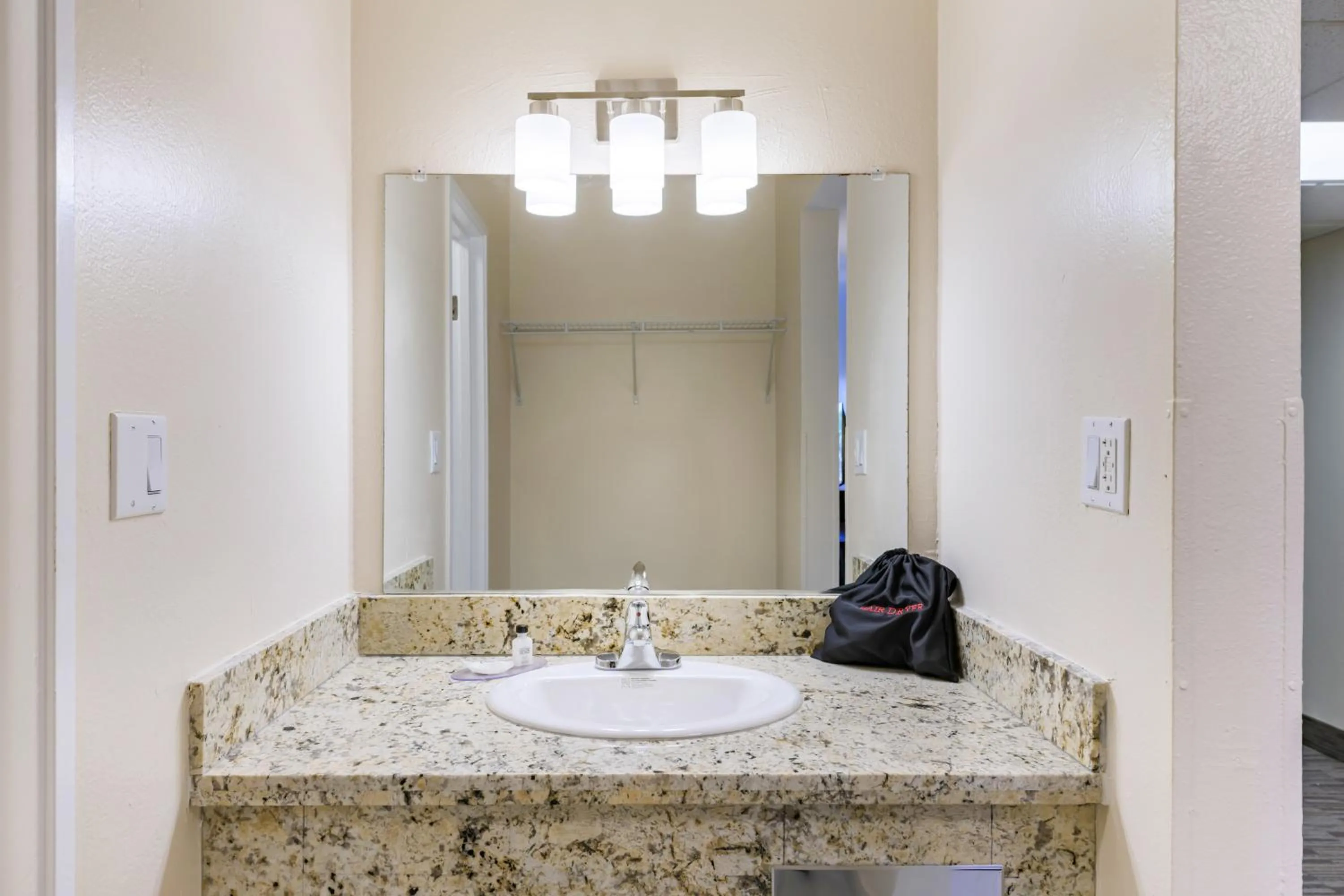 The Prime Suites, Vallejo - Napa Valley and Six Flags Discovery Kingdom