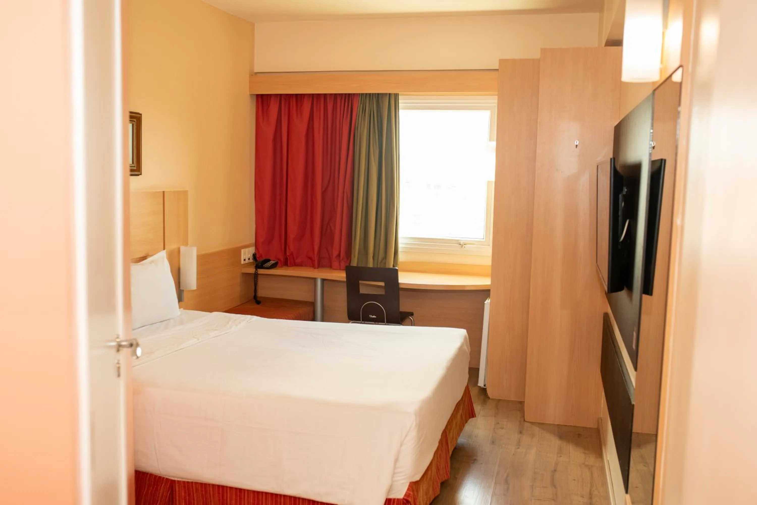 Photo of the whole room, Bed in ibis Vitoria da Conquista