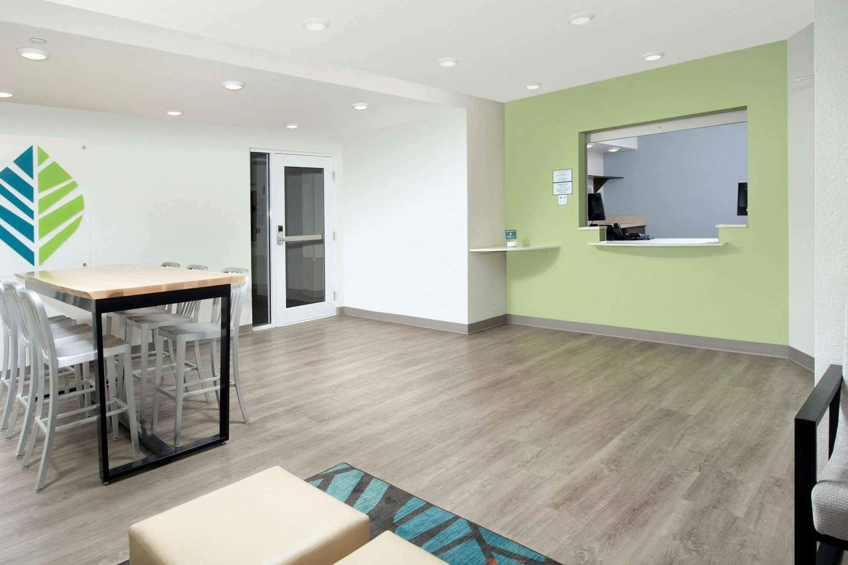Lobby or reception in WoodSpring Suites Miami Southwest
