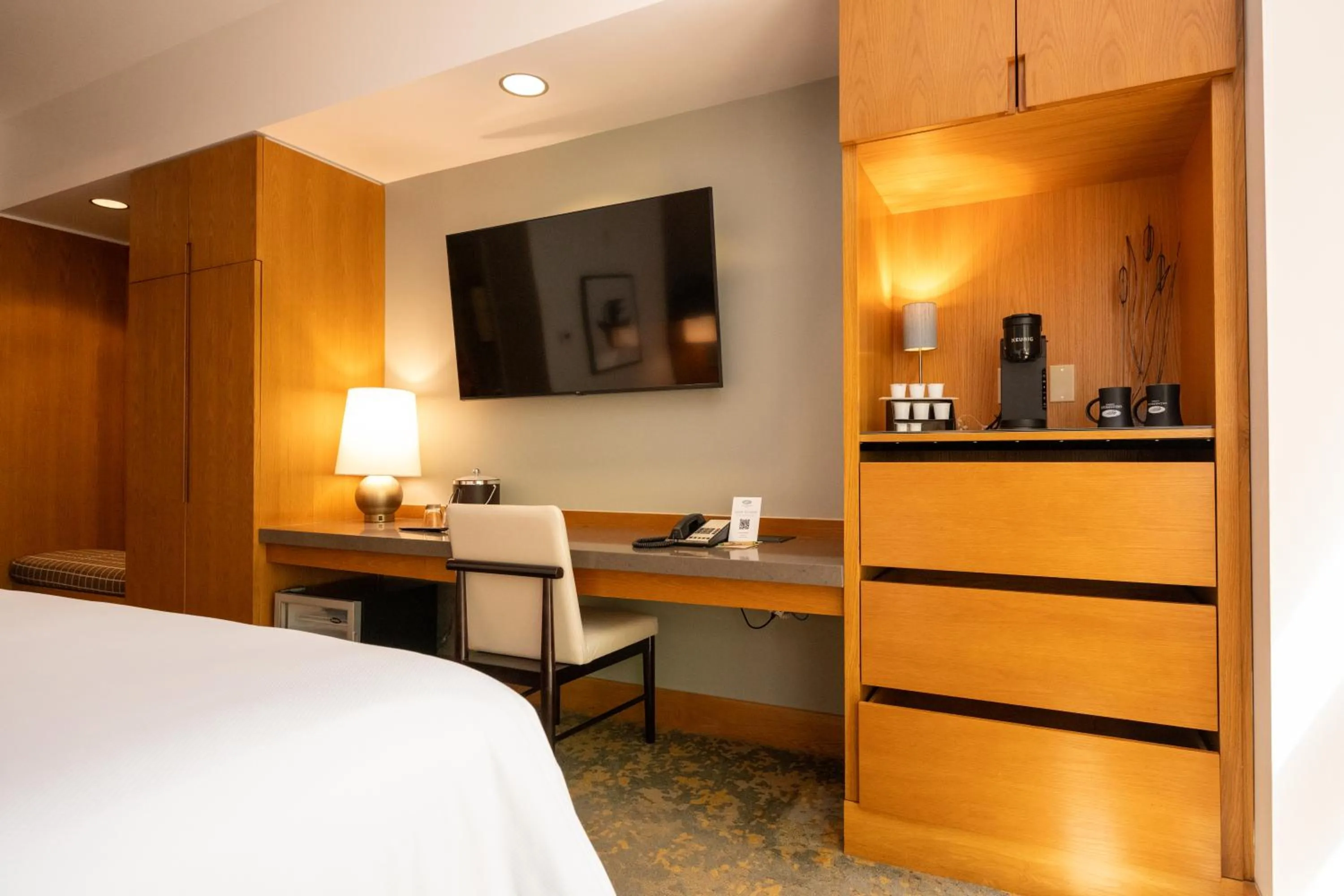 Bed in Cedarbrook Lodge