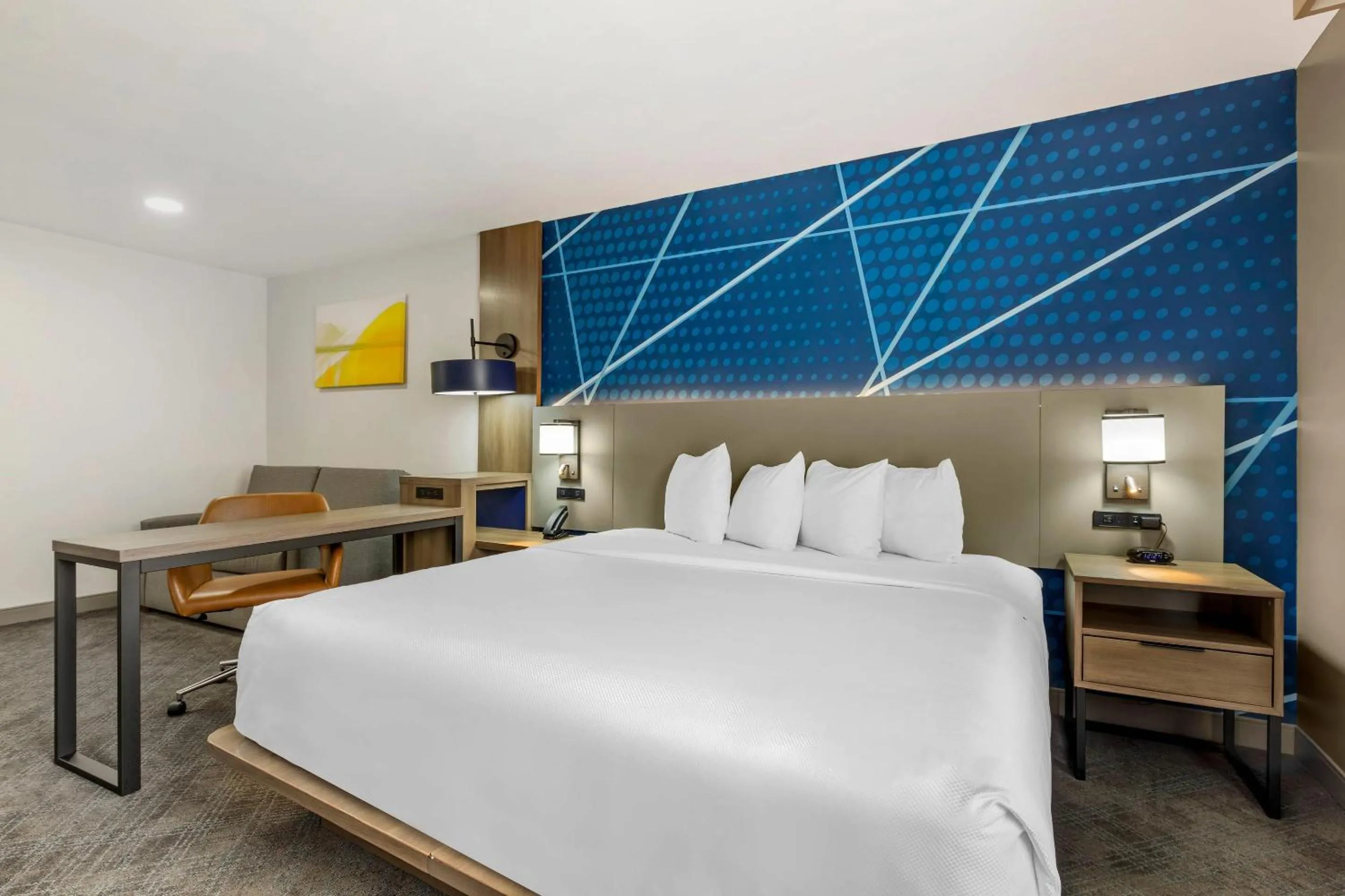 Bedroom, Bed in Comfort Inn & Suites Irving Las Colinas DFW