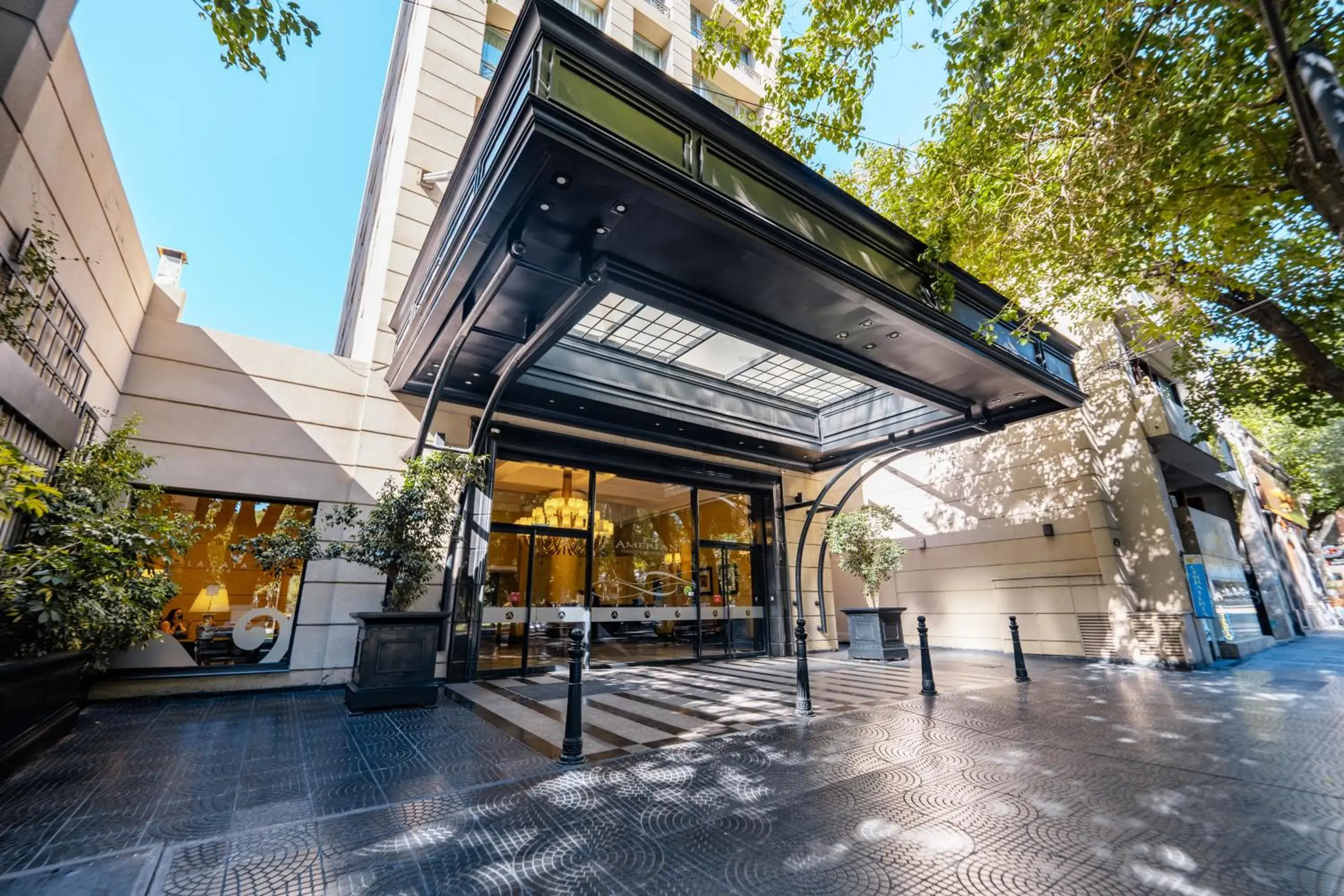 Facade/entrance in Amérian Mendoza Facade/entrance in Amérian Mendoza