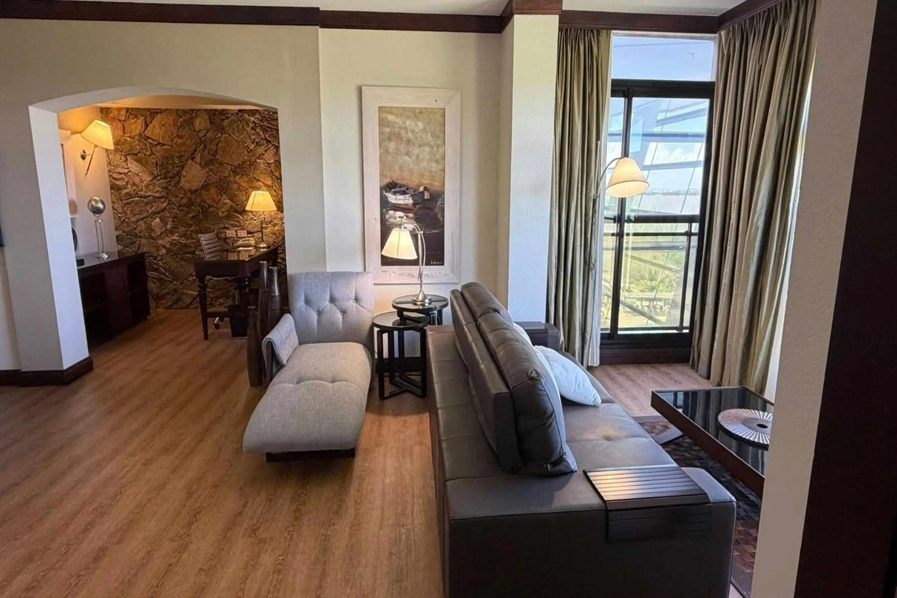 Living room, Bed in Sheraton Colonia Golf & Spa Resort