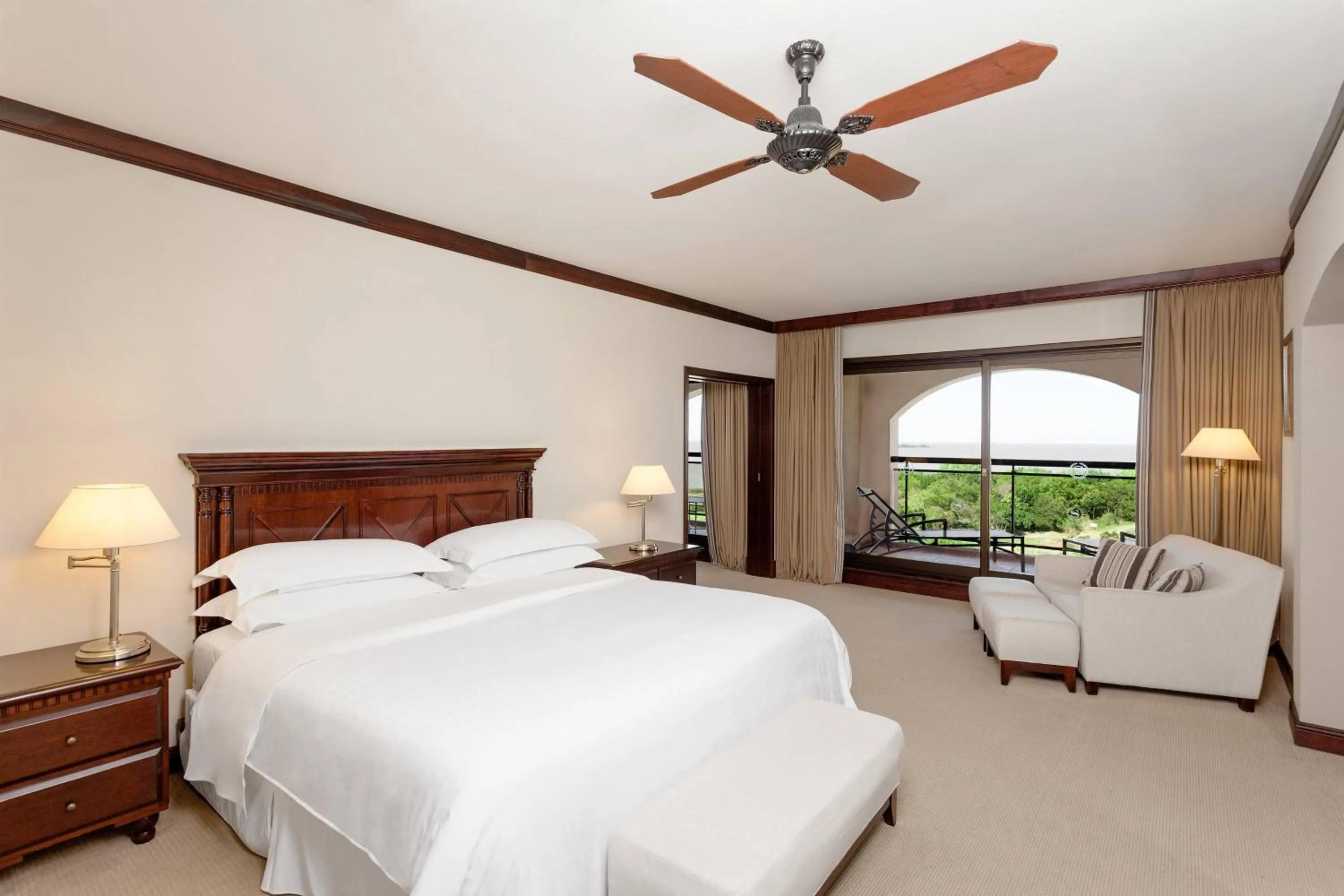 Photo of the whole room, Bed in Sheraton Colonia Golf & Spa Resort