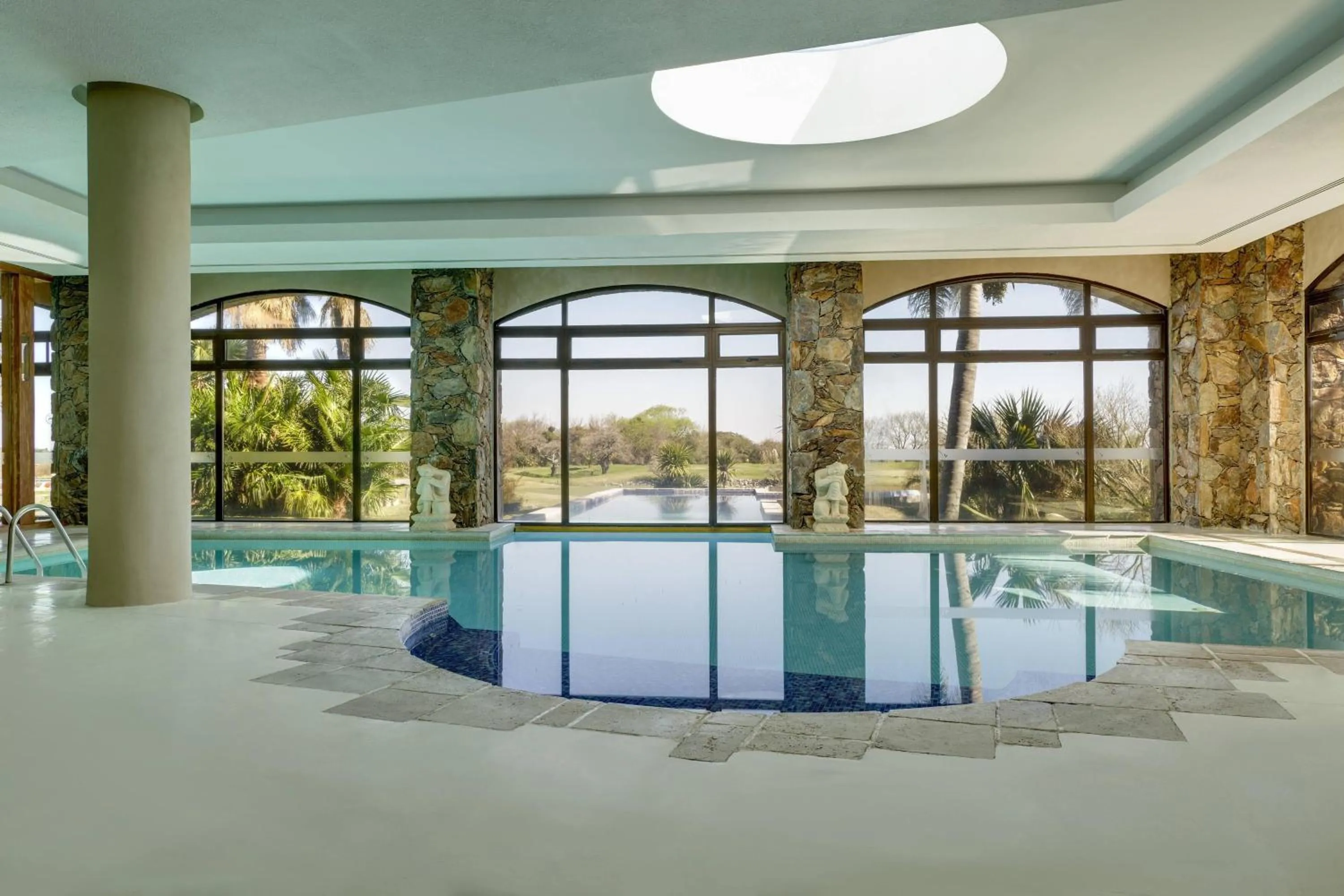 Swimming pool in Sheraton Colonia Golf & Spa Resort