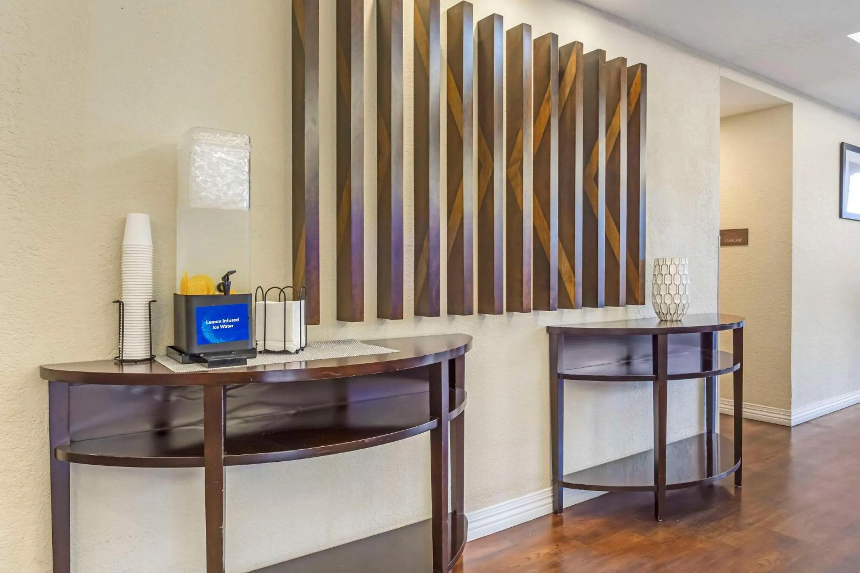 Lobby or reception in Comfort Inn & Suites Sea-Tac Airport