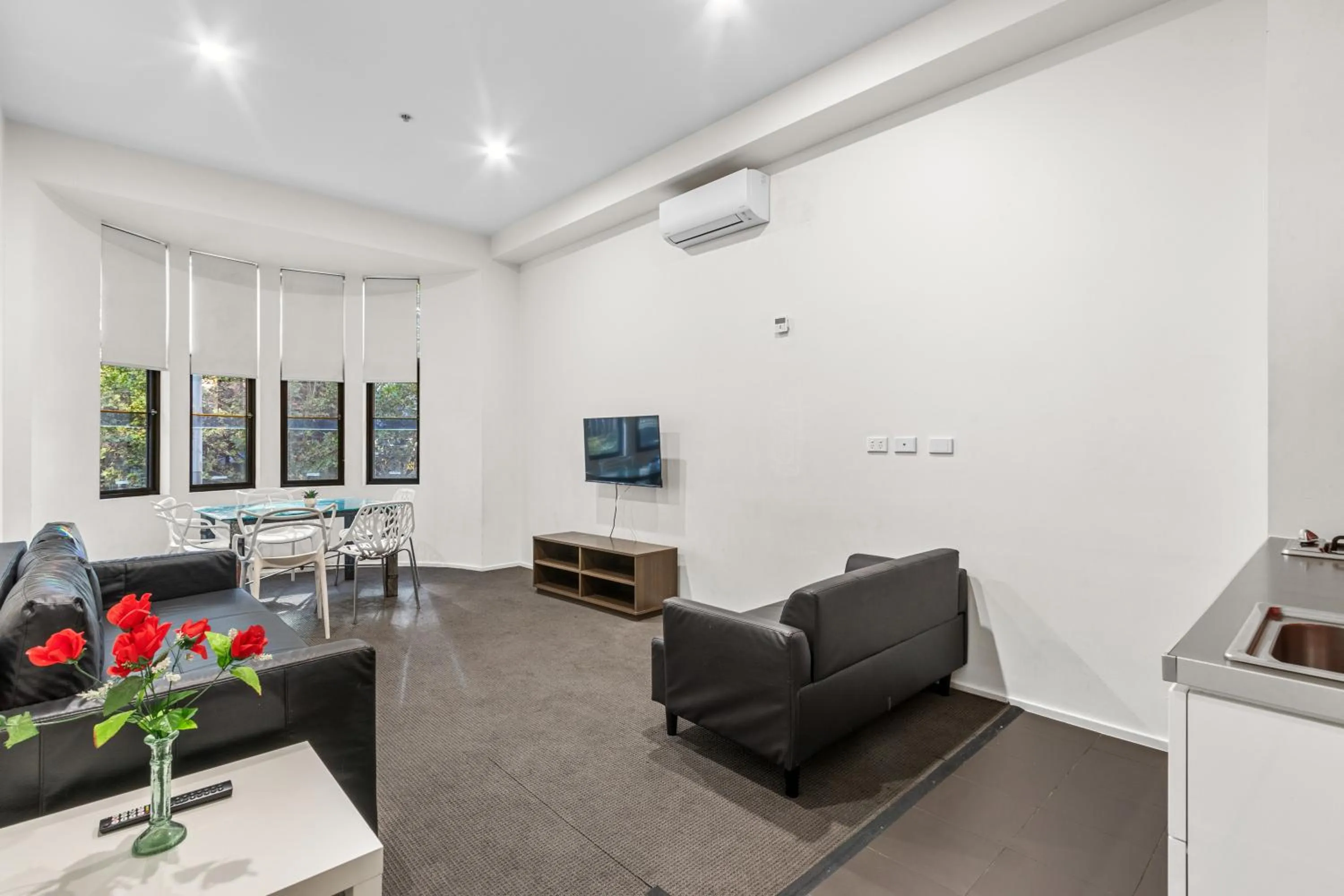 Comfort Apartments on Elizabeth