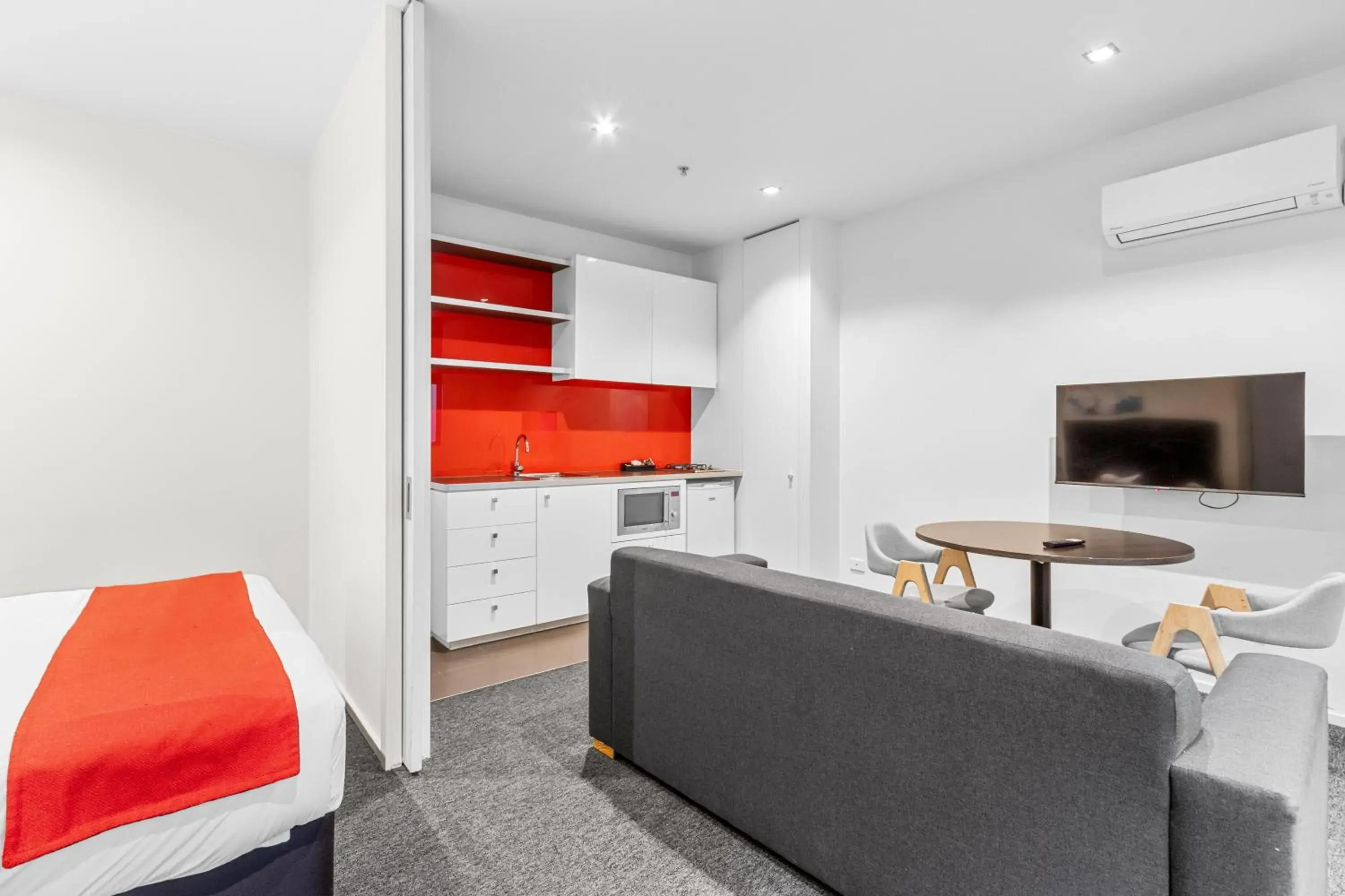 Bed in Comfort Apartments on Elizabeth Bed in Comfort Apartments on Elizabeth