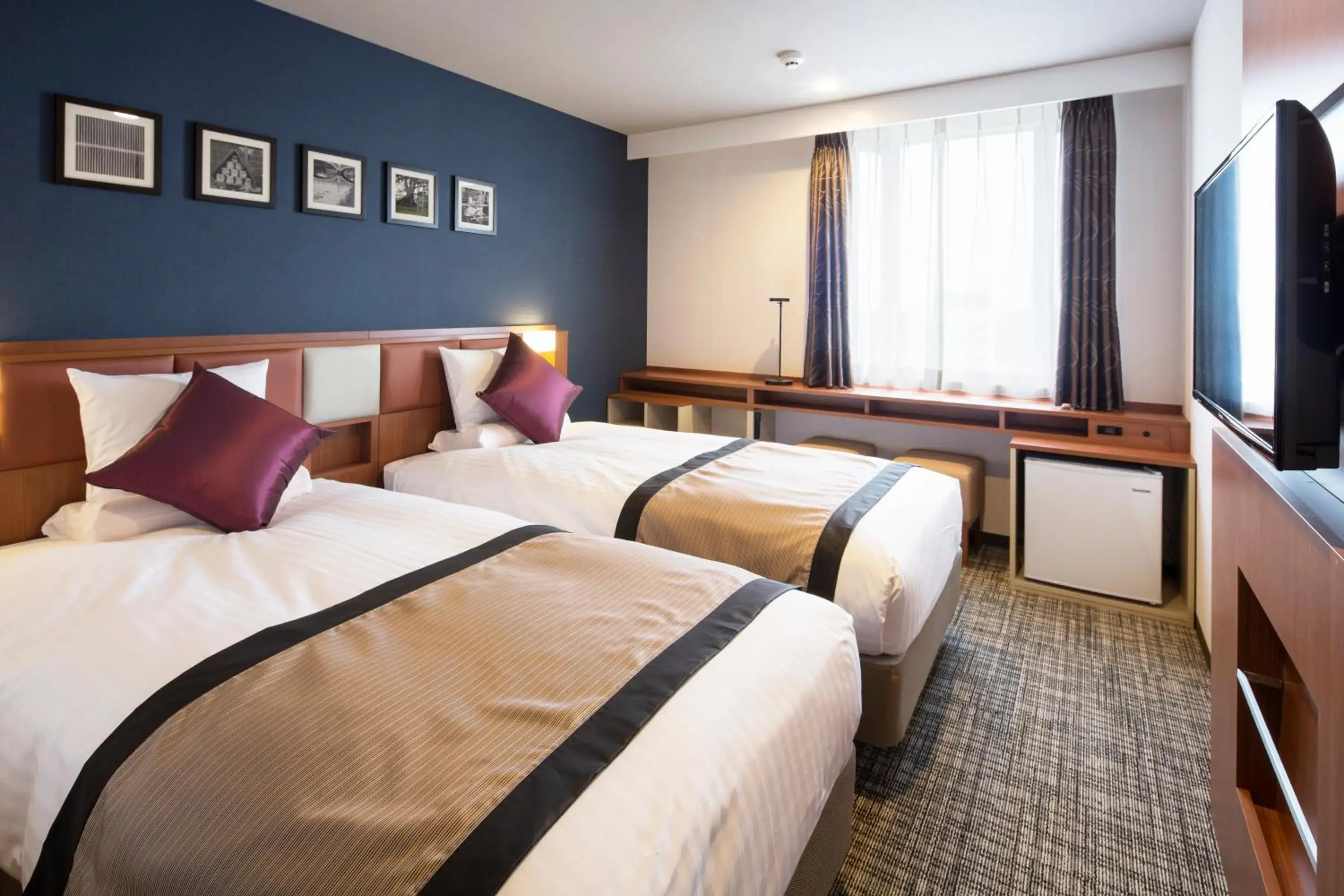 Photo of the whole room, Bed in HOTEL MYSTAYS Kanazawa Castle Photo of the whole room, Bed in HOTEL MYSTAYS Kanazawa Castle