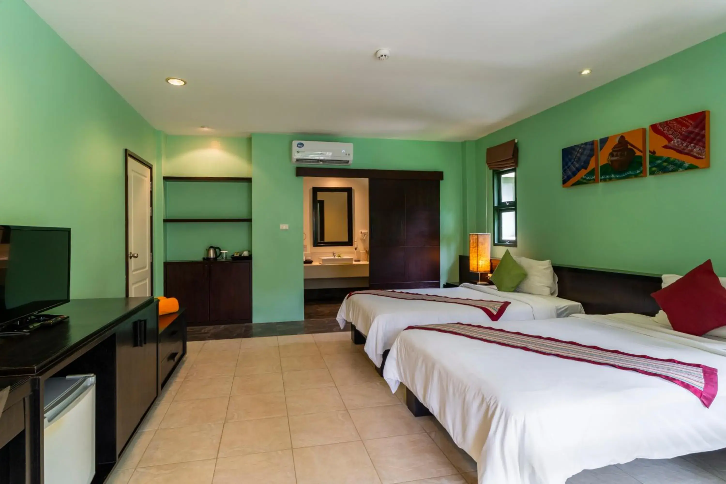 Superior Double or Twin Room in Baan Khaolak Beach Resort Superior Double or Twin Room in Baan Khaolak Beach Resort