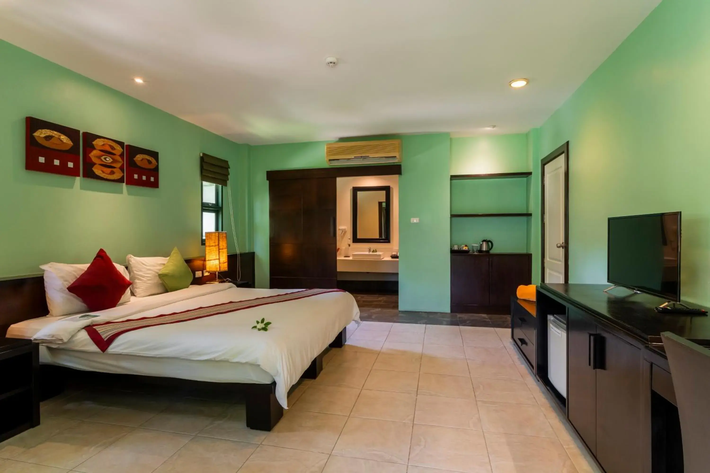 Bed in Baan Khaolak Beach Resort Bed in Baan Khaolak Beach Resort