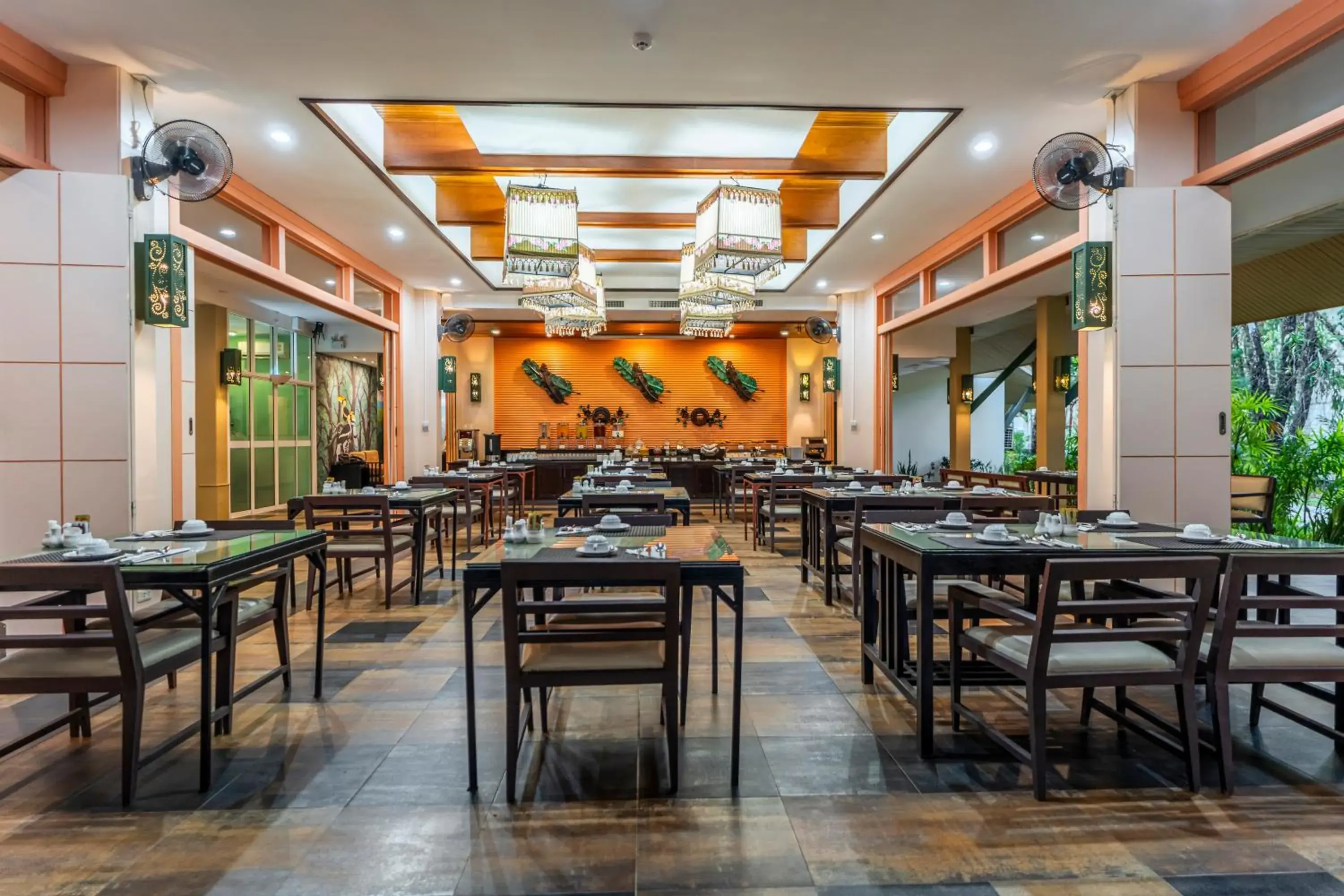 Restaurant/places to eat in Baan Khaolak Beach Resort Restaurant/places to eat in Baan Khaolak Beach Resort