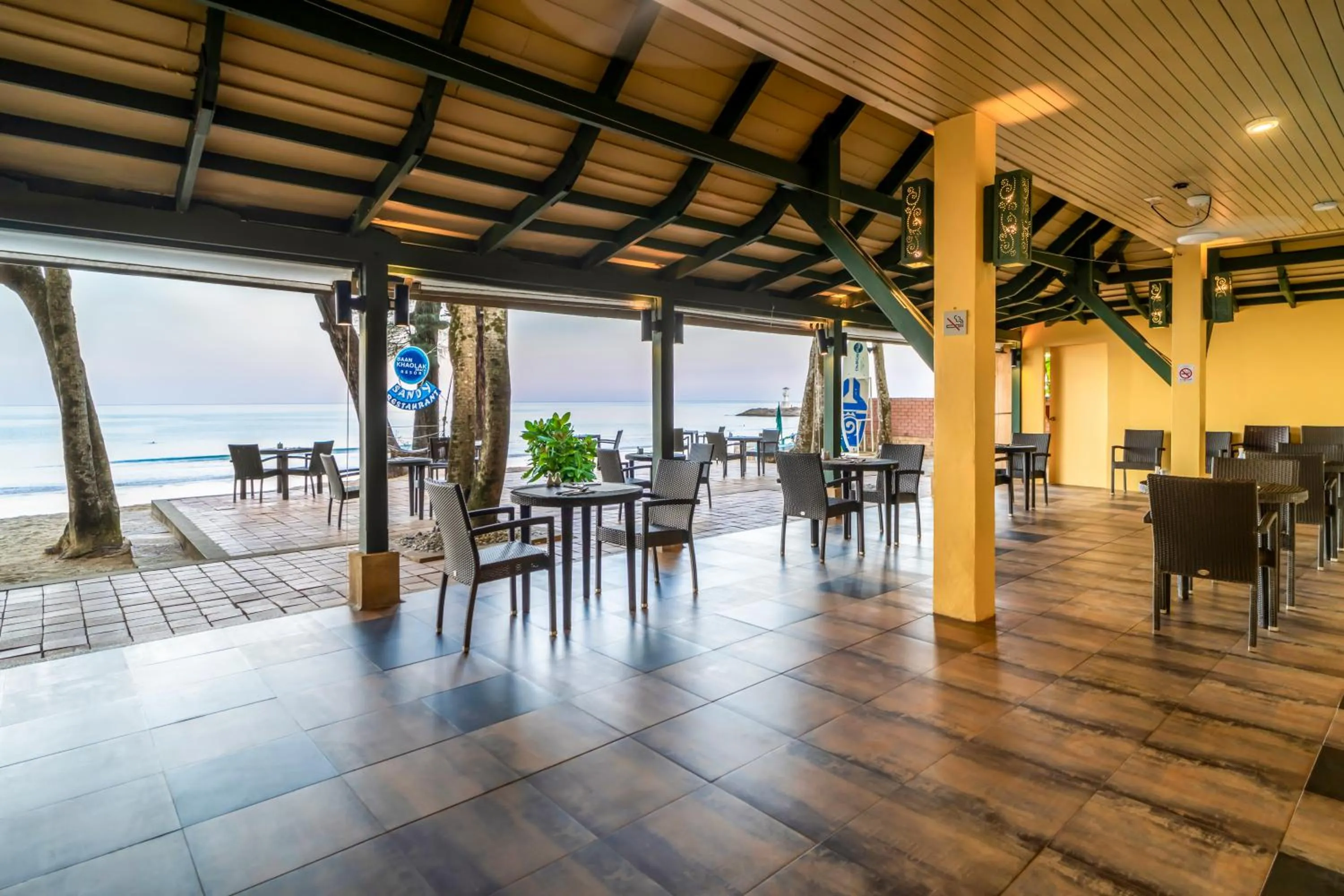 Restaurant/places to eat in Baan Khaolak Beach Resort