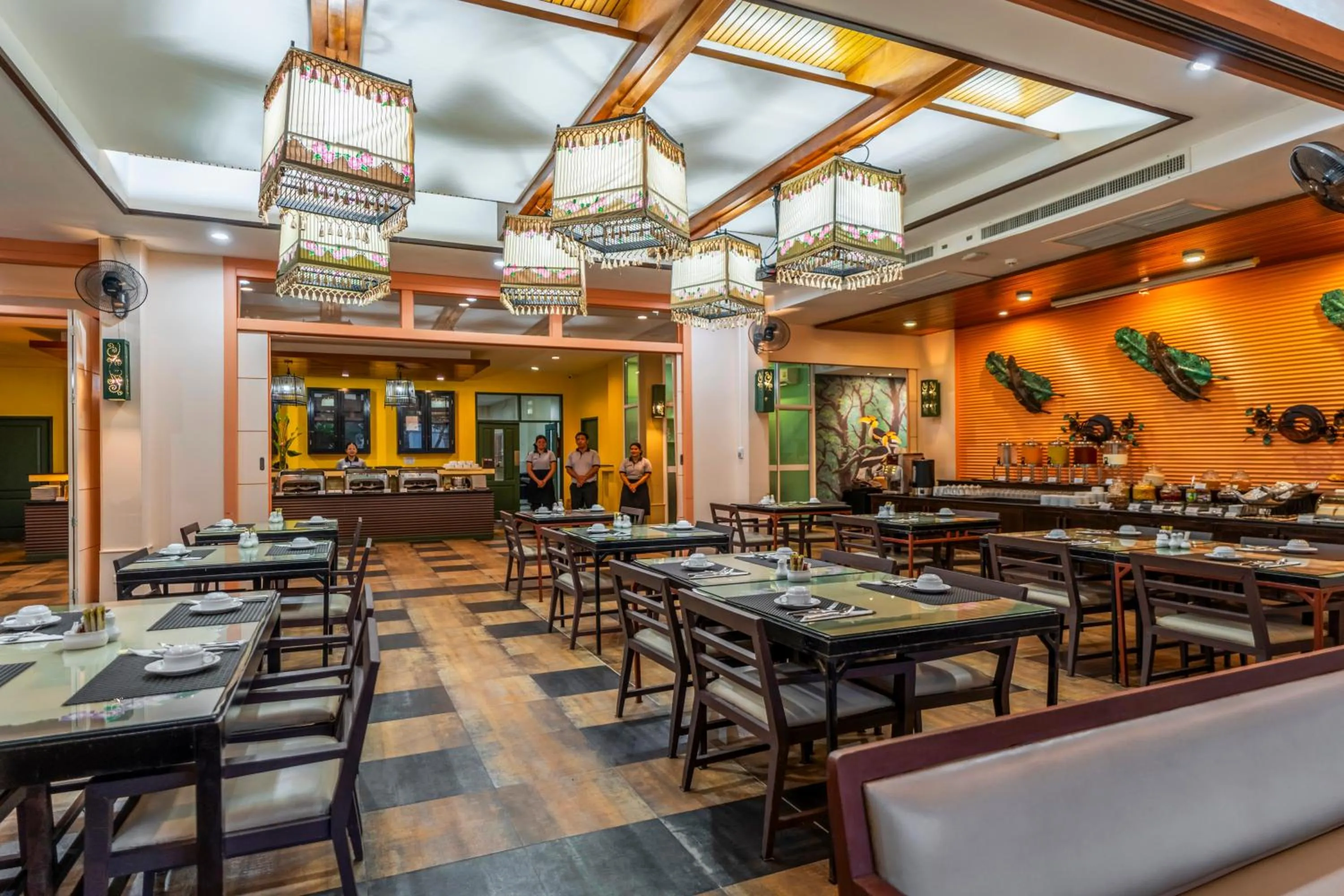 Restaurant/places to eat in Baan Khaolak Beach Resort