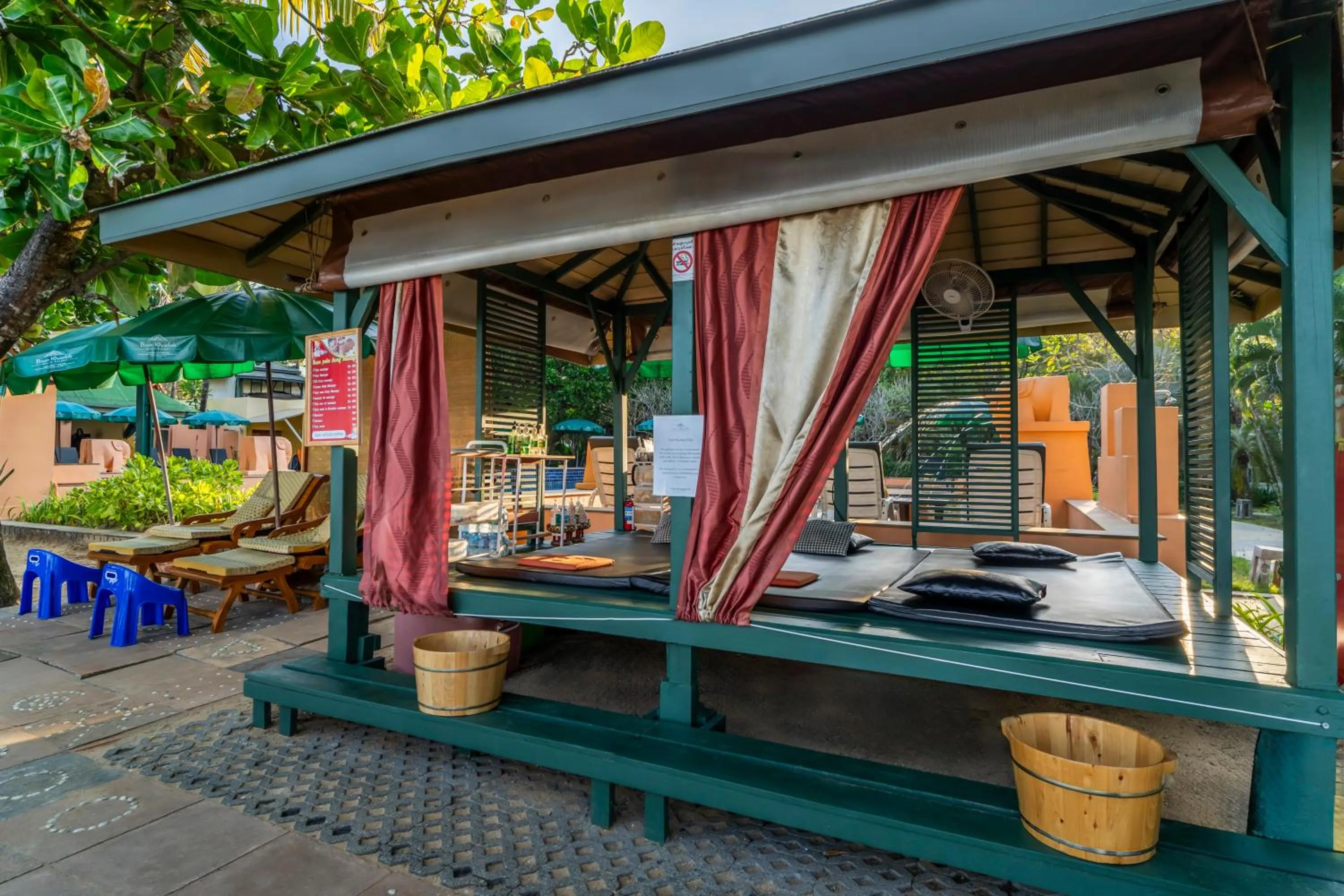 Massage in Baan Khaolak Beach Resort