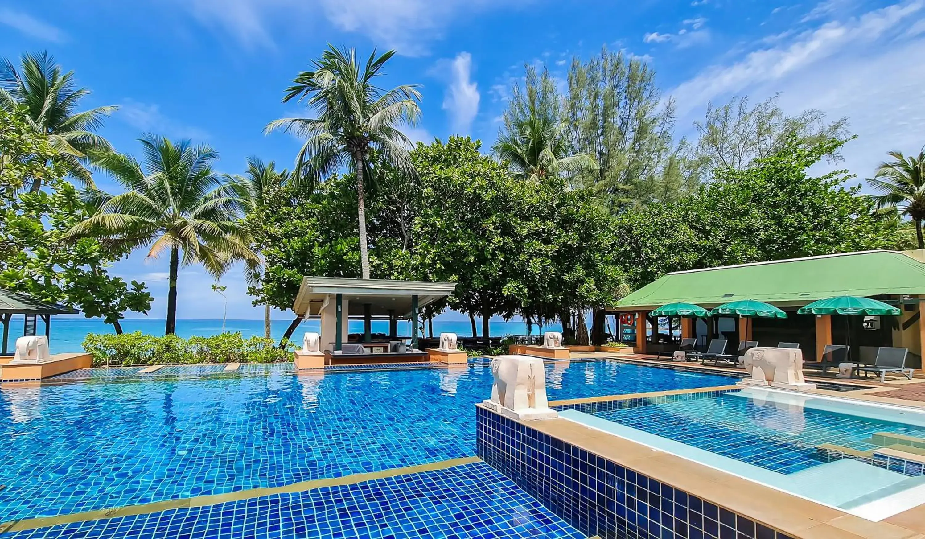 Swimming pool in Baan Khaolak Beach Resort Swimming pool in Baan Khaolak Beach Resort