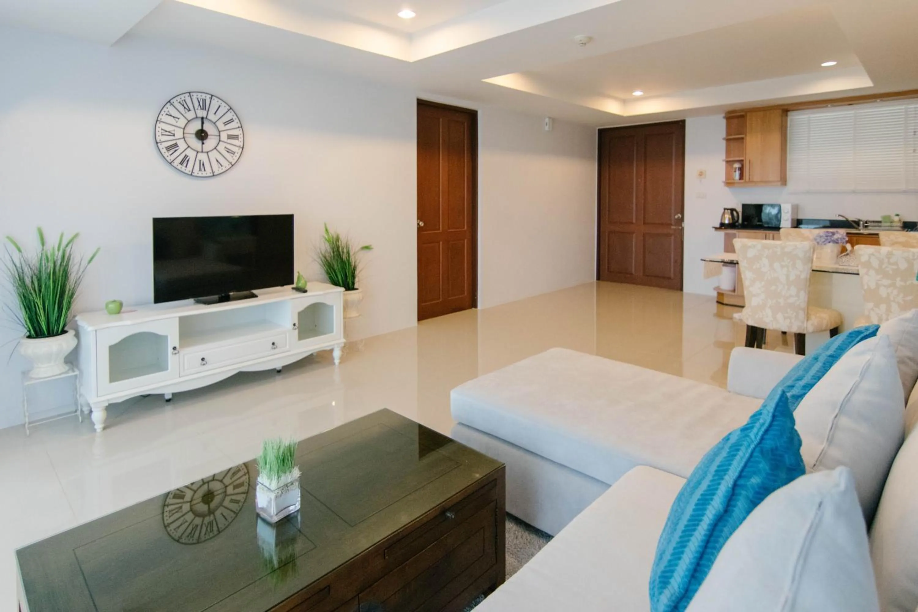 Communal lounge/ TV room in SeaRidge Hua Hin Resort & Poolvilla