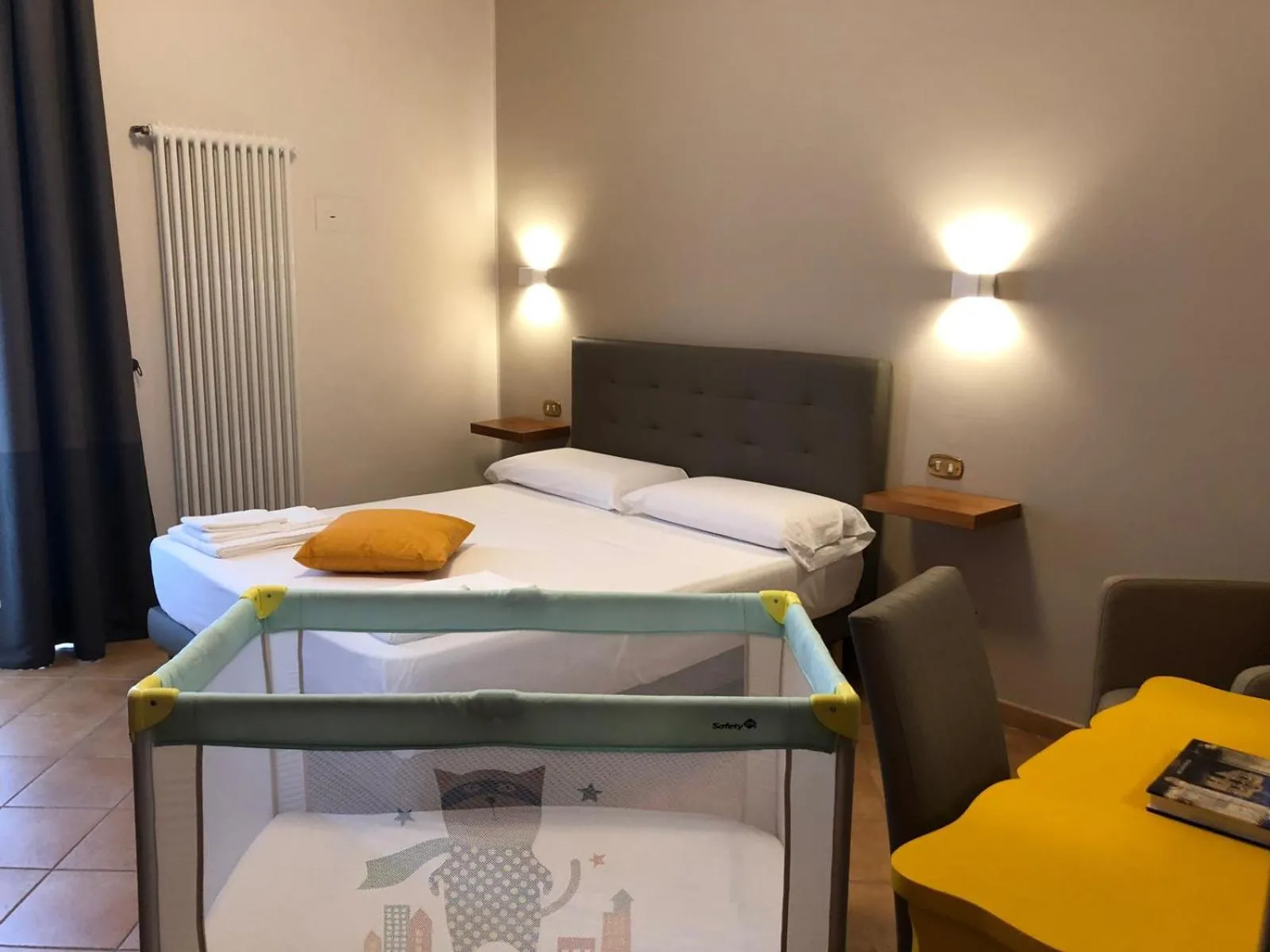 Bedroom, Bed in A DUE PASSI temporary apartment