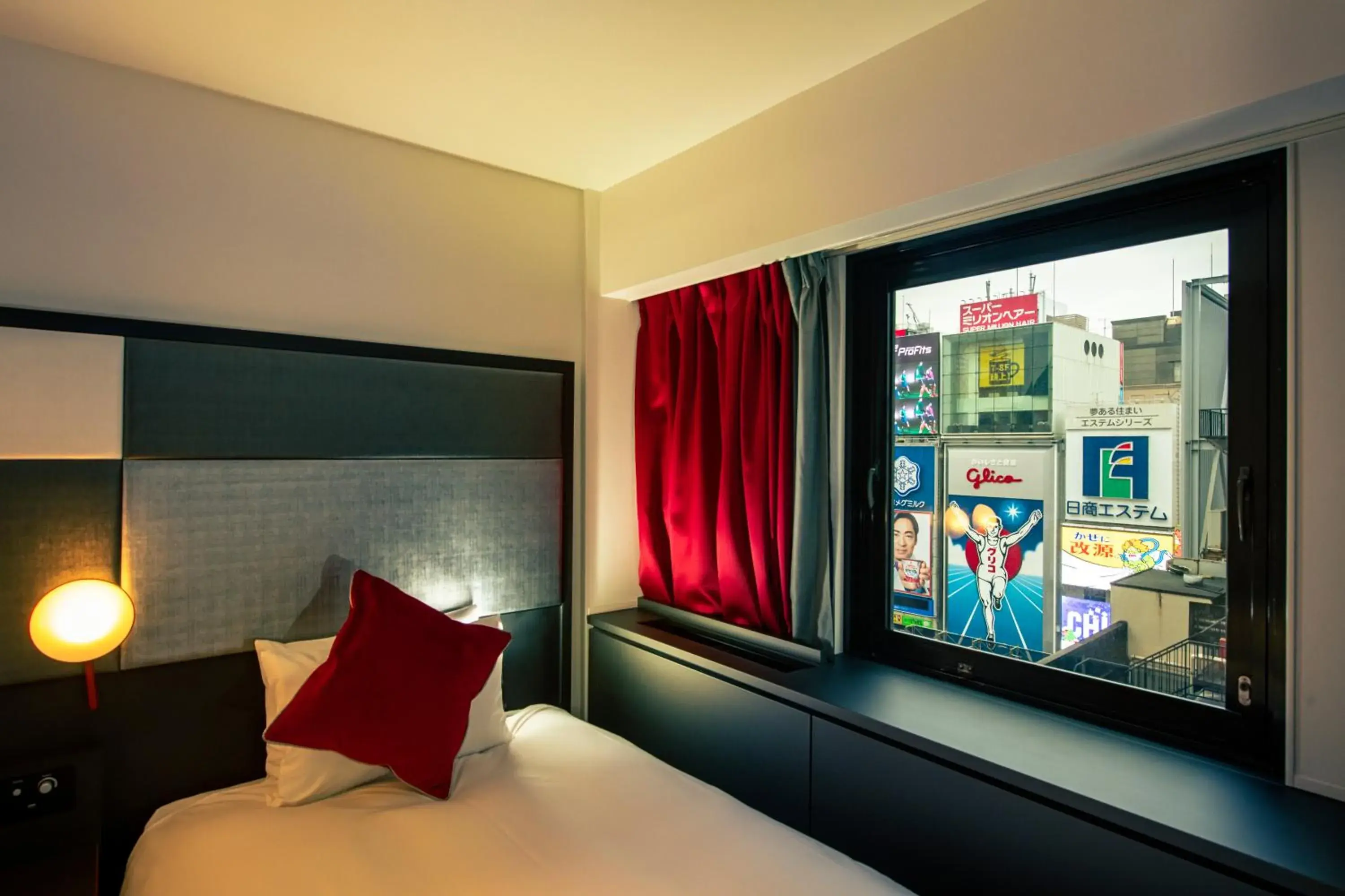 Photo of the whole room, Bed in Cross Hotel Osaka Photo of the whole room, Bed in Cross Hotel Osaka