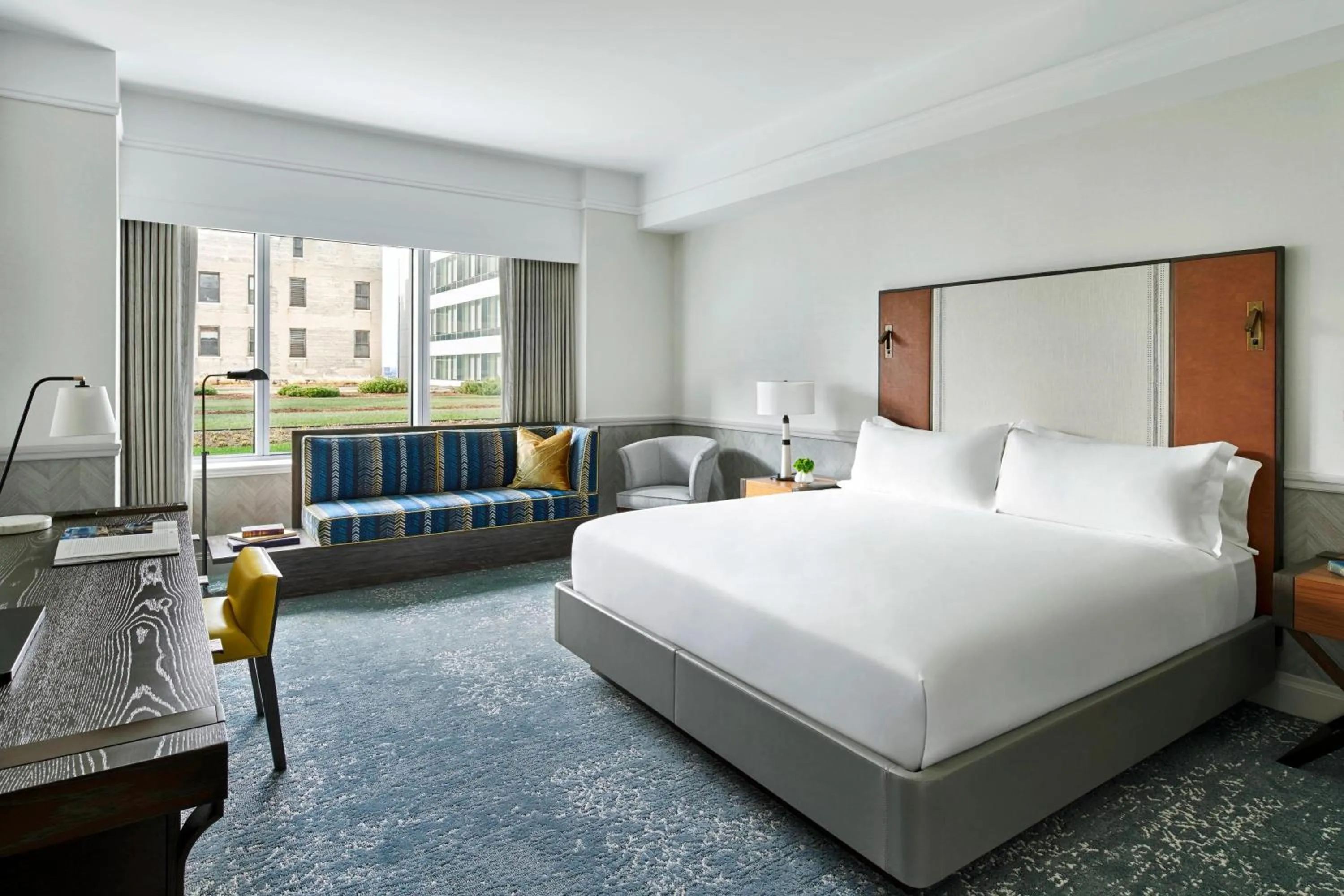 Photo of the whole room, Bed in The Ritz-Carlton, Boston