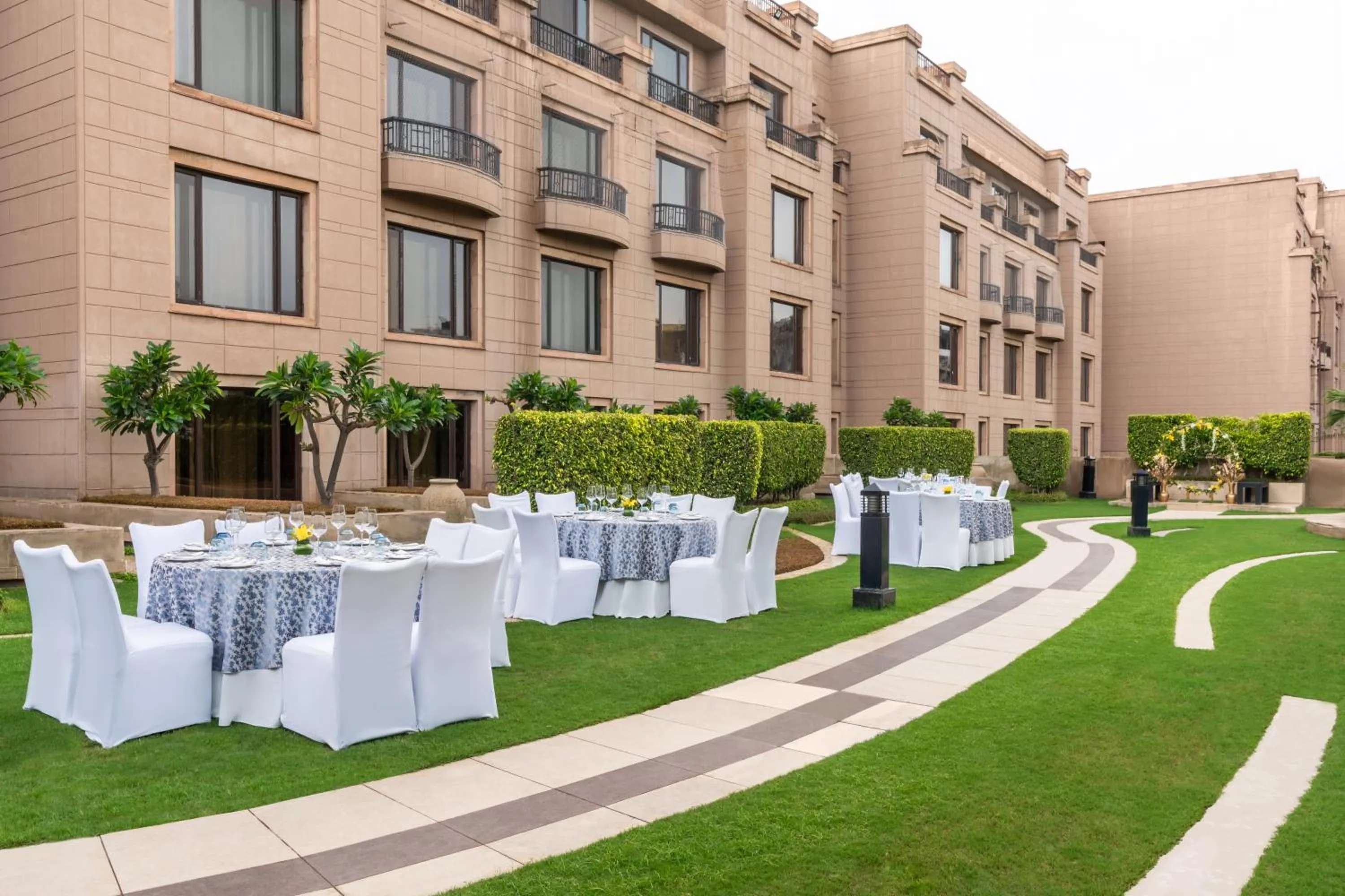 Evening entertainment in Radisson Blu Plaza Delhi Airport