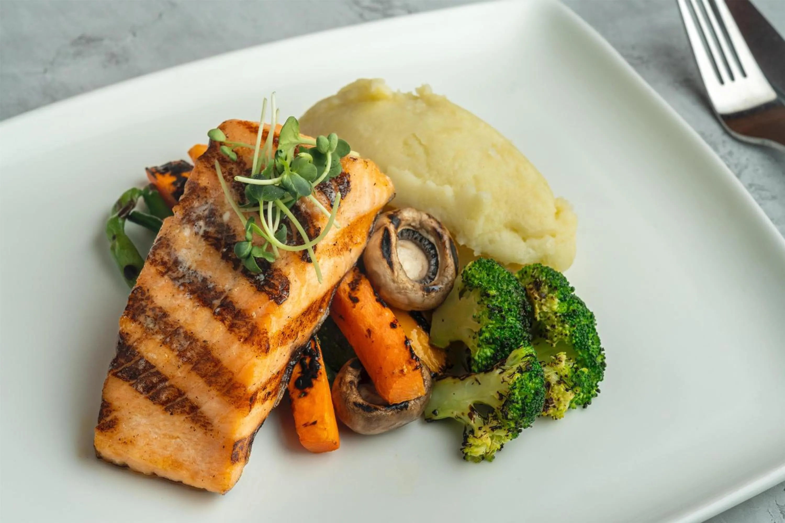 Food and drinks in Radisson Blu Plaza Delhi Airport