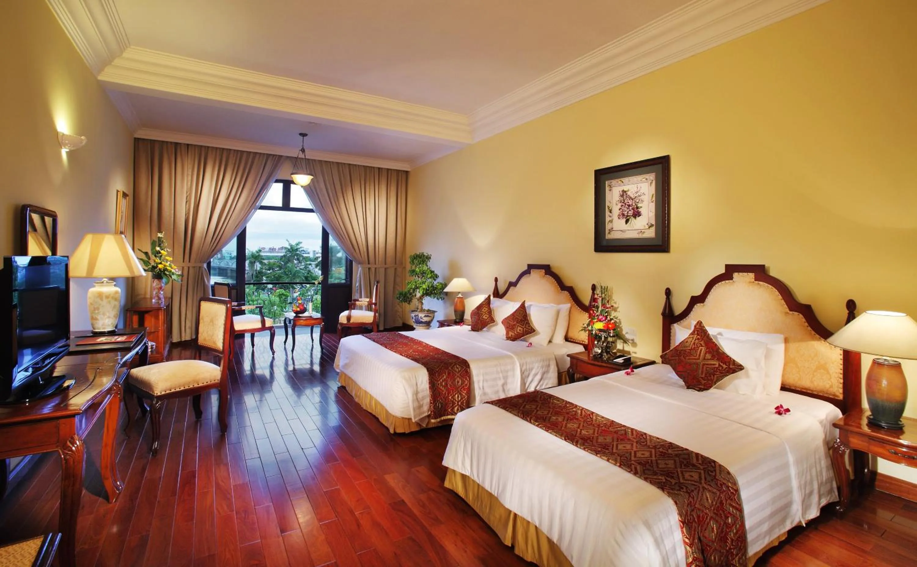 Photo of the whole room, Bed in Saigon Morin Hotel