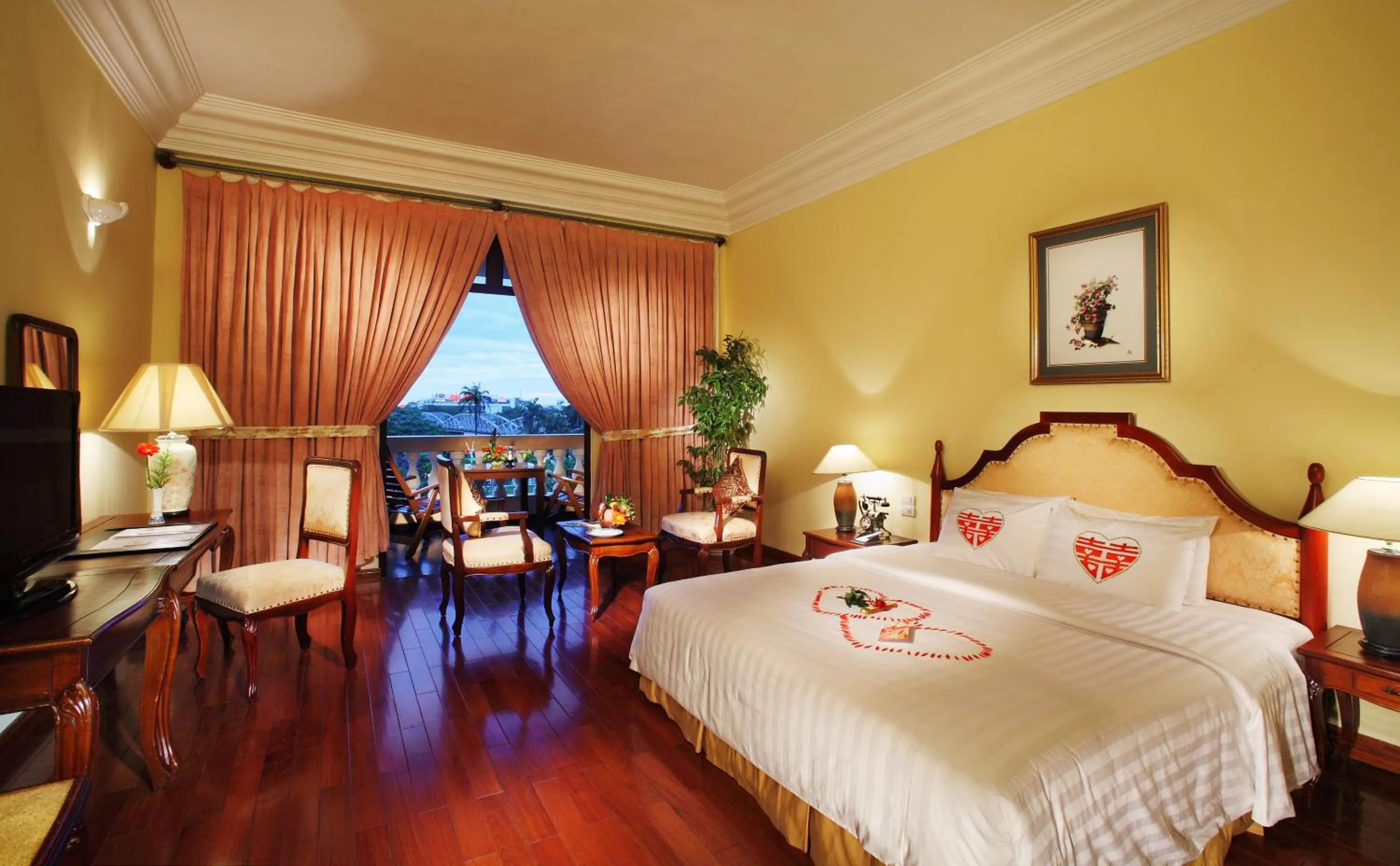 Bedroom, Bed in Saigon Morin Hotel