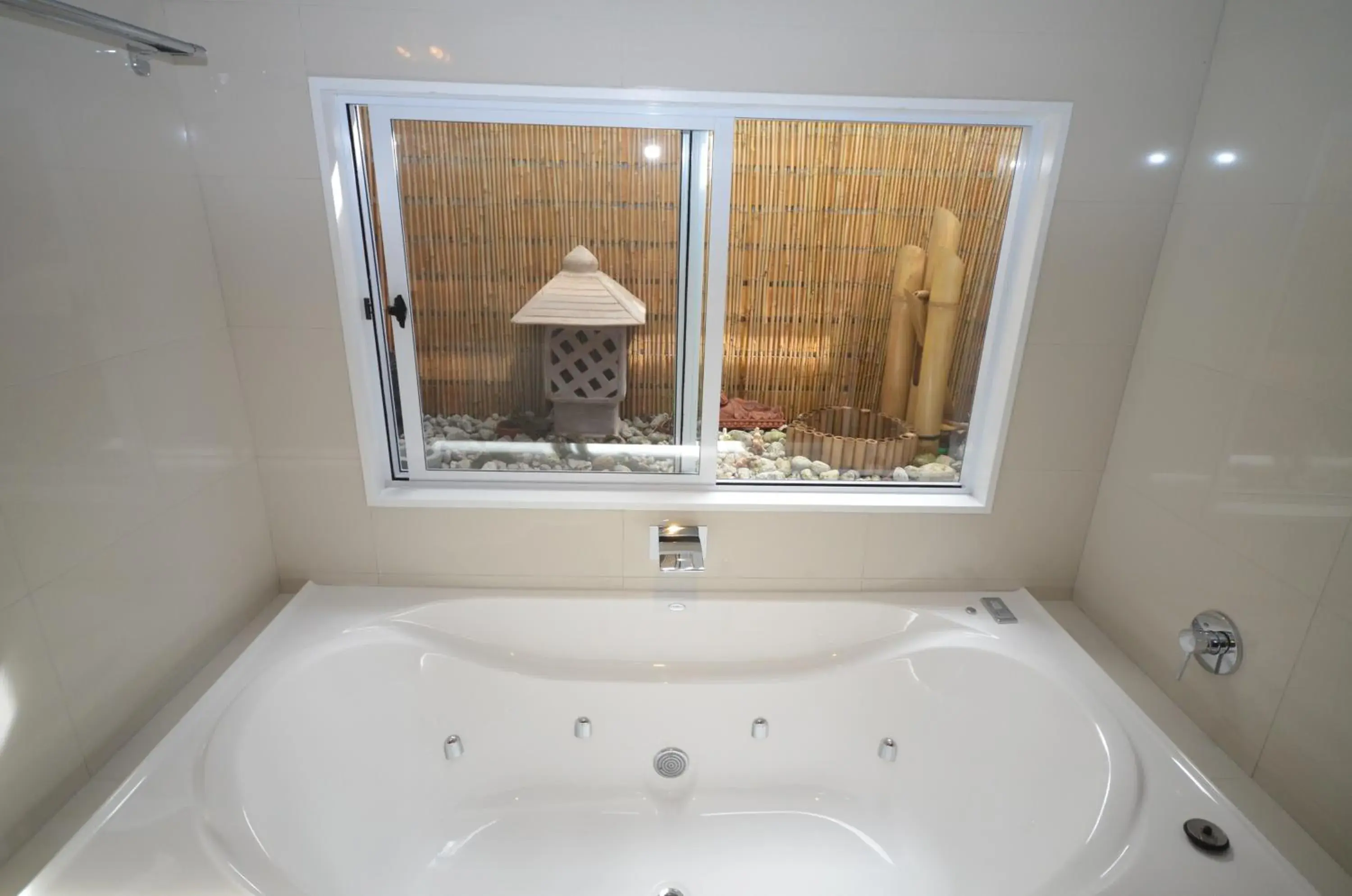 Bathroom in Cumberland Resort & Spa Bathroom in Cumberland Resort & Spa