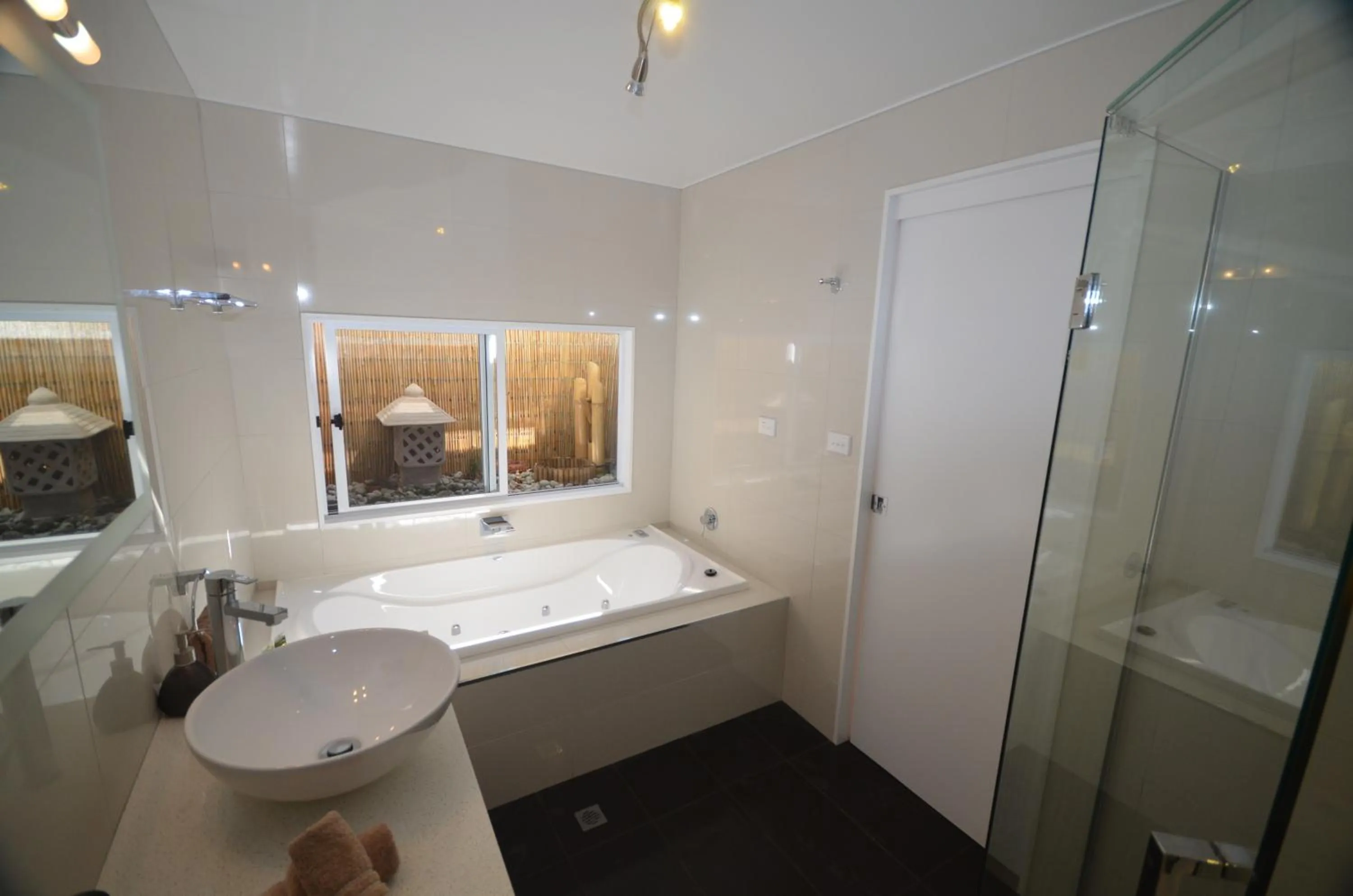 Shower in Cumberland Resort & Spa