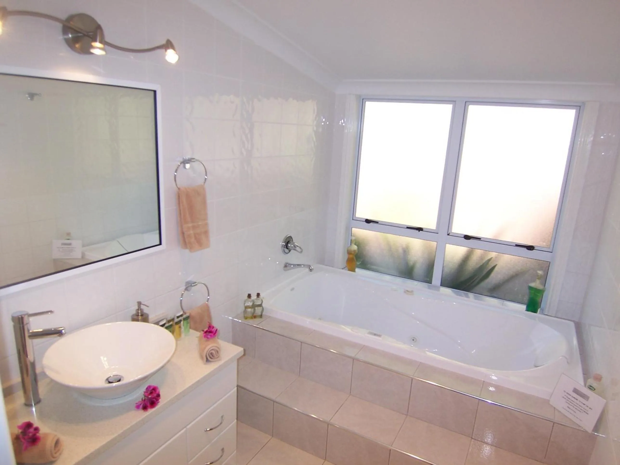 Shower in Cumberland Resort & Spa