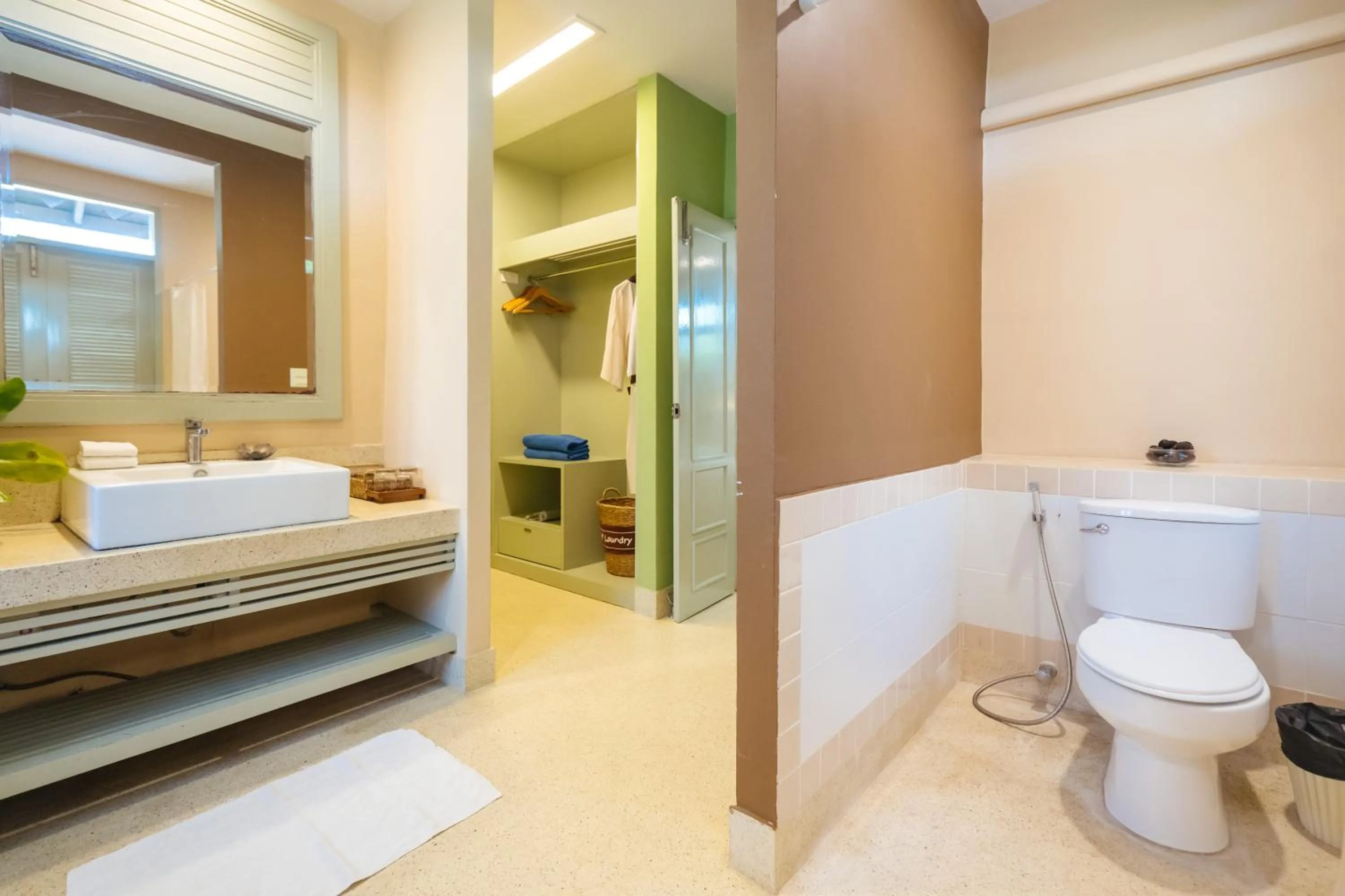 Toilet in Sirarun Resort