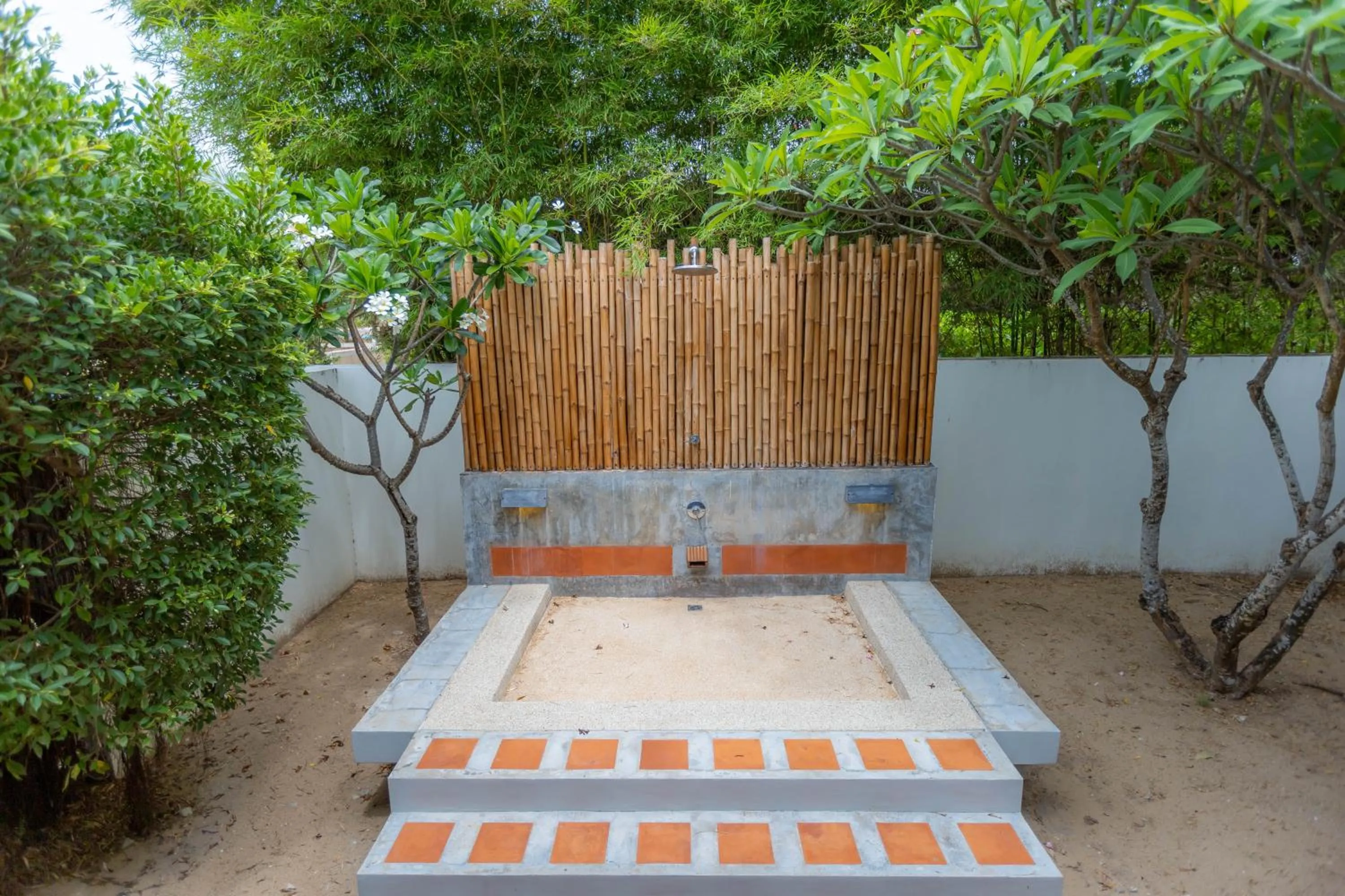 Garden in Sirarun Resort