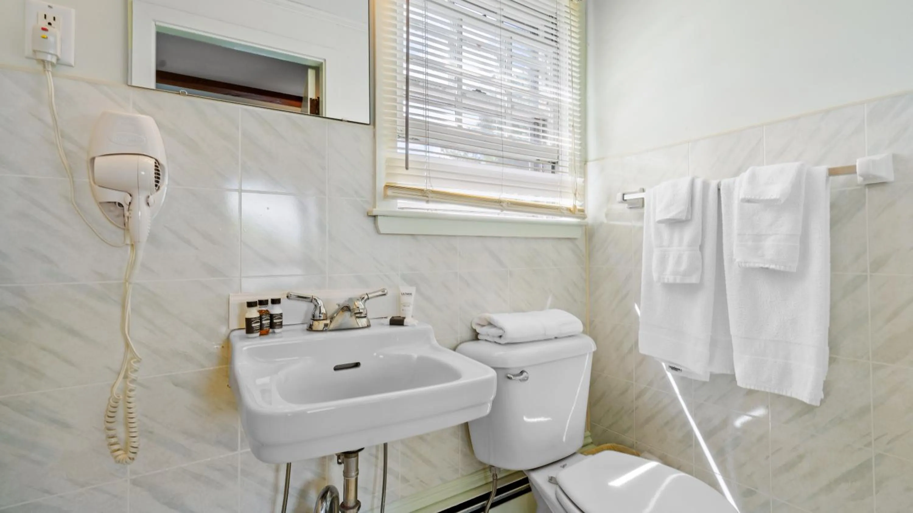 Bathroom in Mid-Town Motel