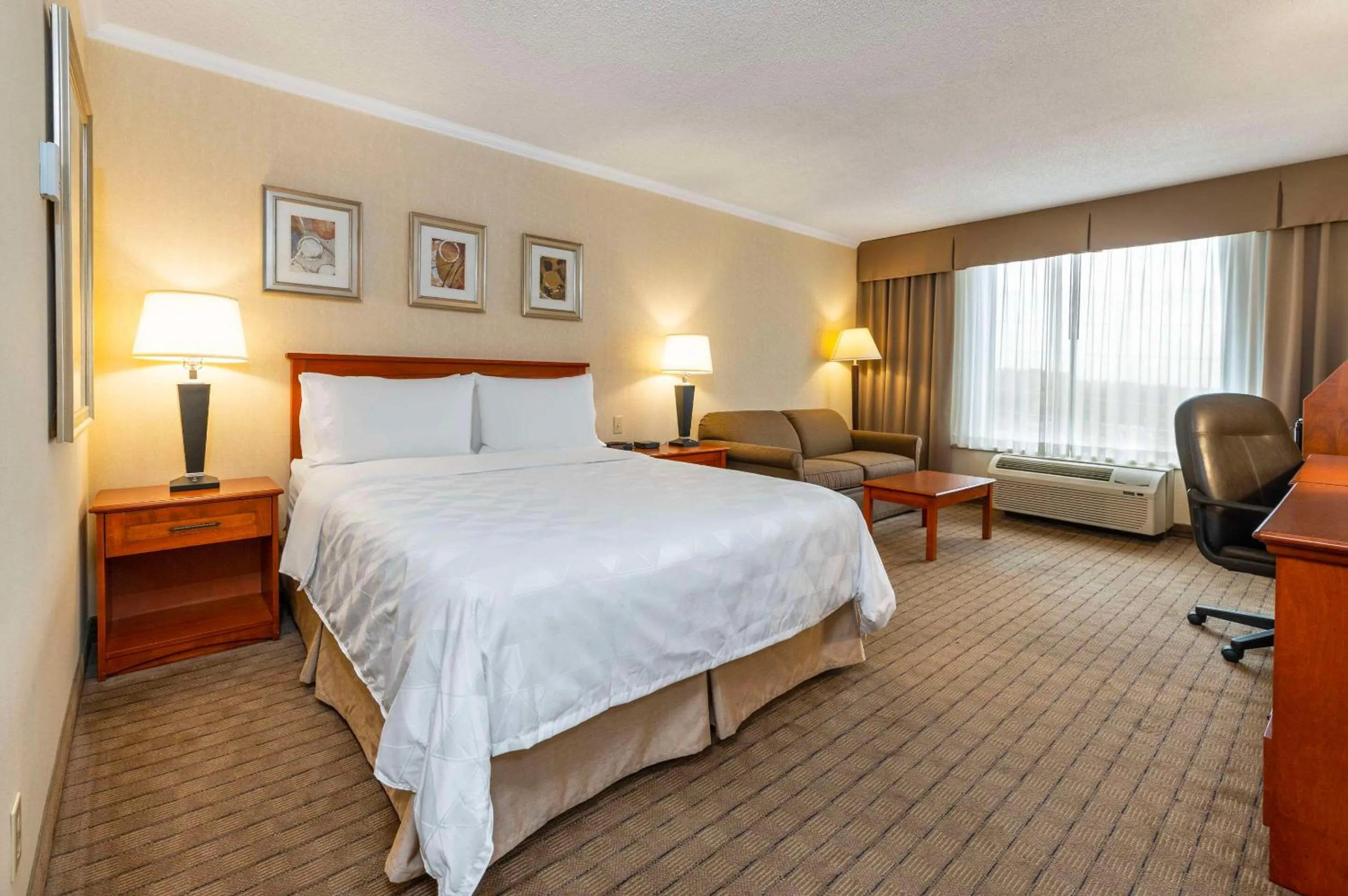 Bedroom in Allure Hotel & Conference Centre, Ascend Hotel Collection