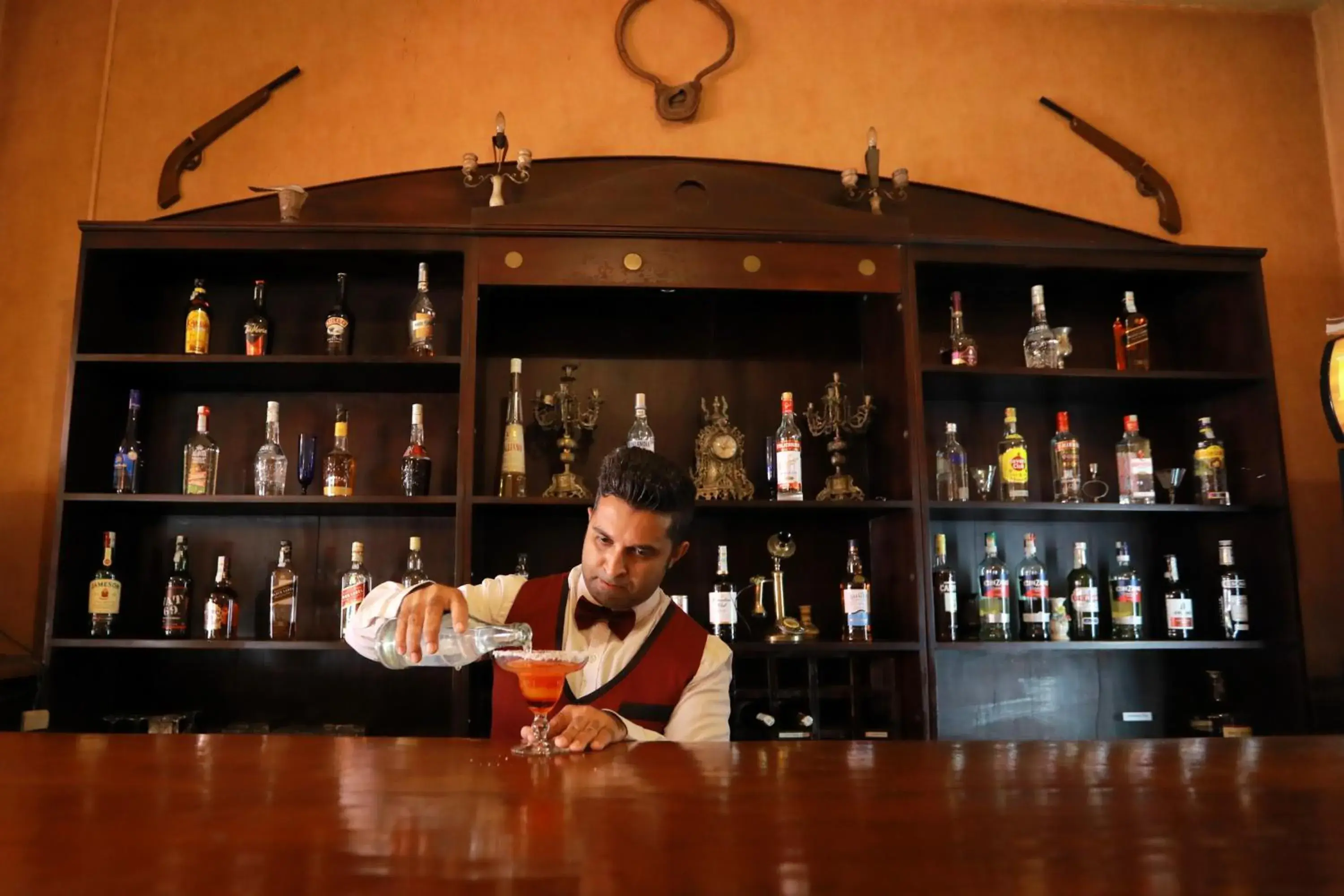 Lounge or bar in Bandarawela Hotel Lounge or bar in Bandarawela Hotel