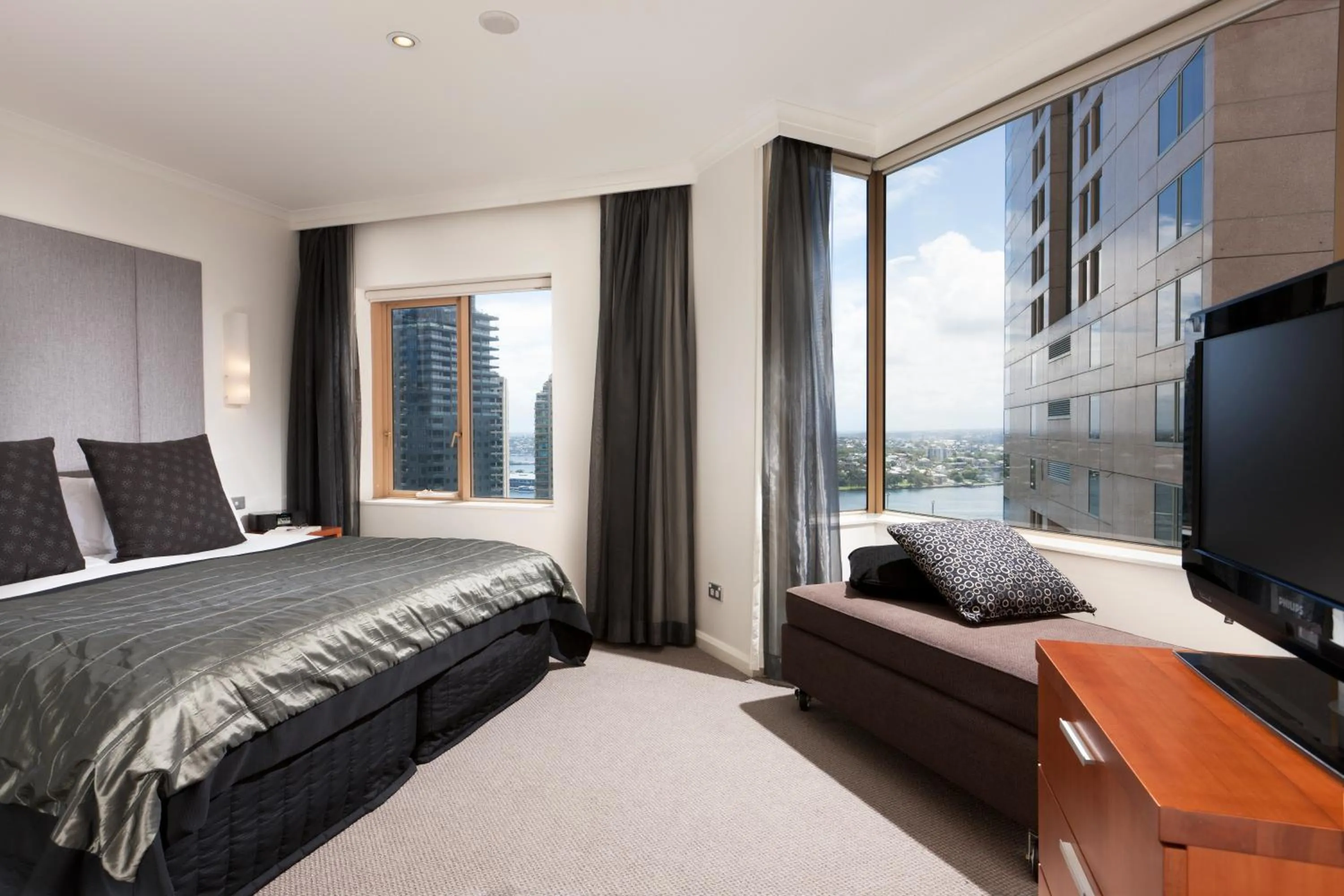 Photo of the whole room, Bed in The Sebel Quay West Suites Sydney
