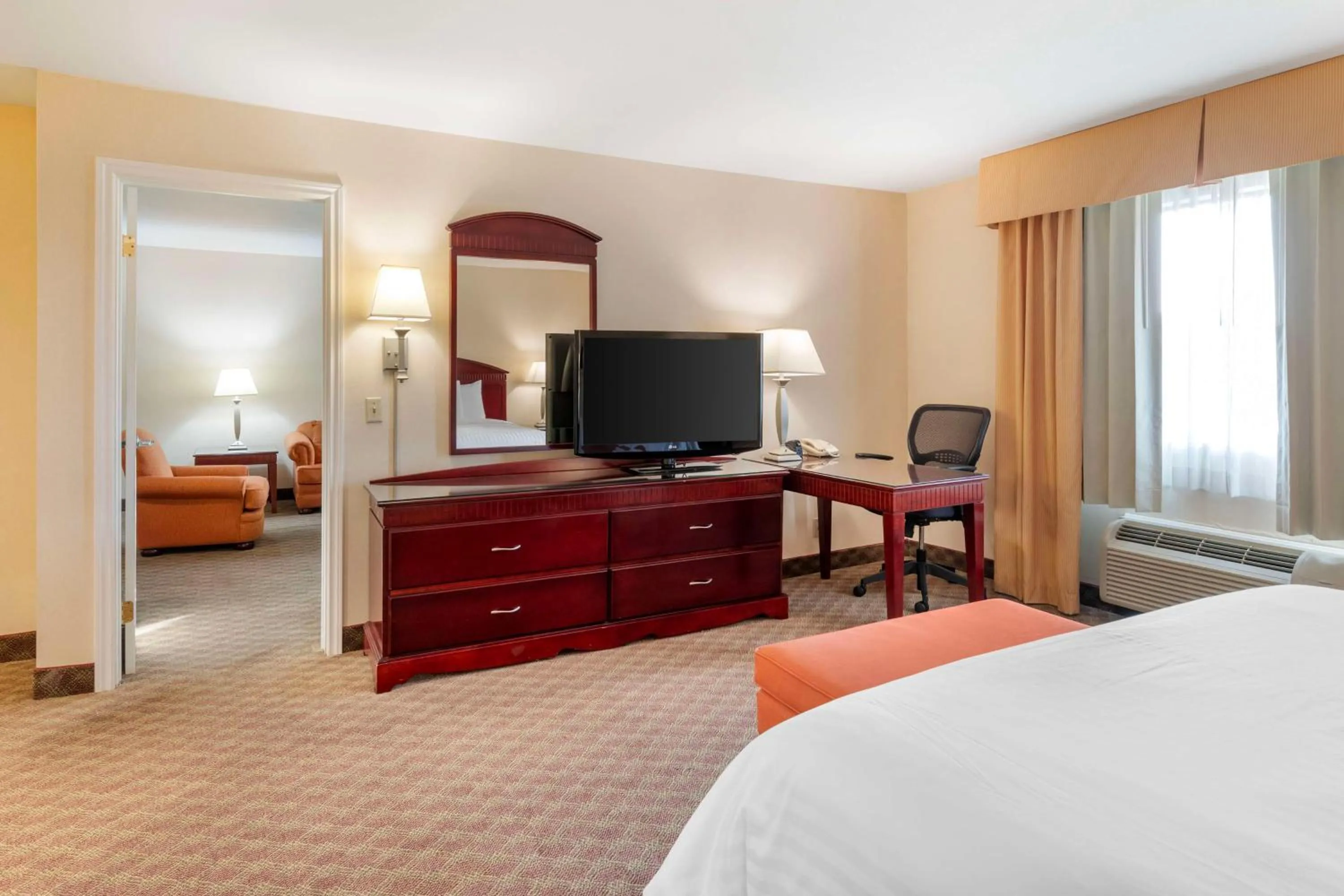 Photo of the whole room, Bed in Best Western Plus West Covina Inn