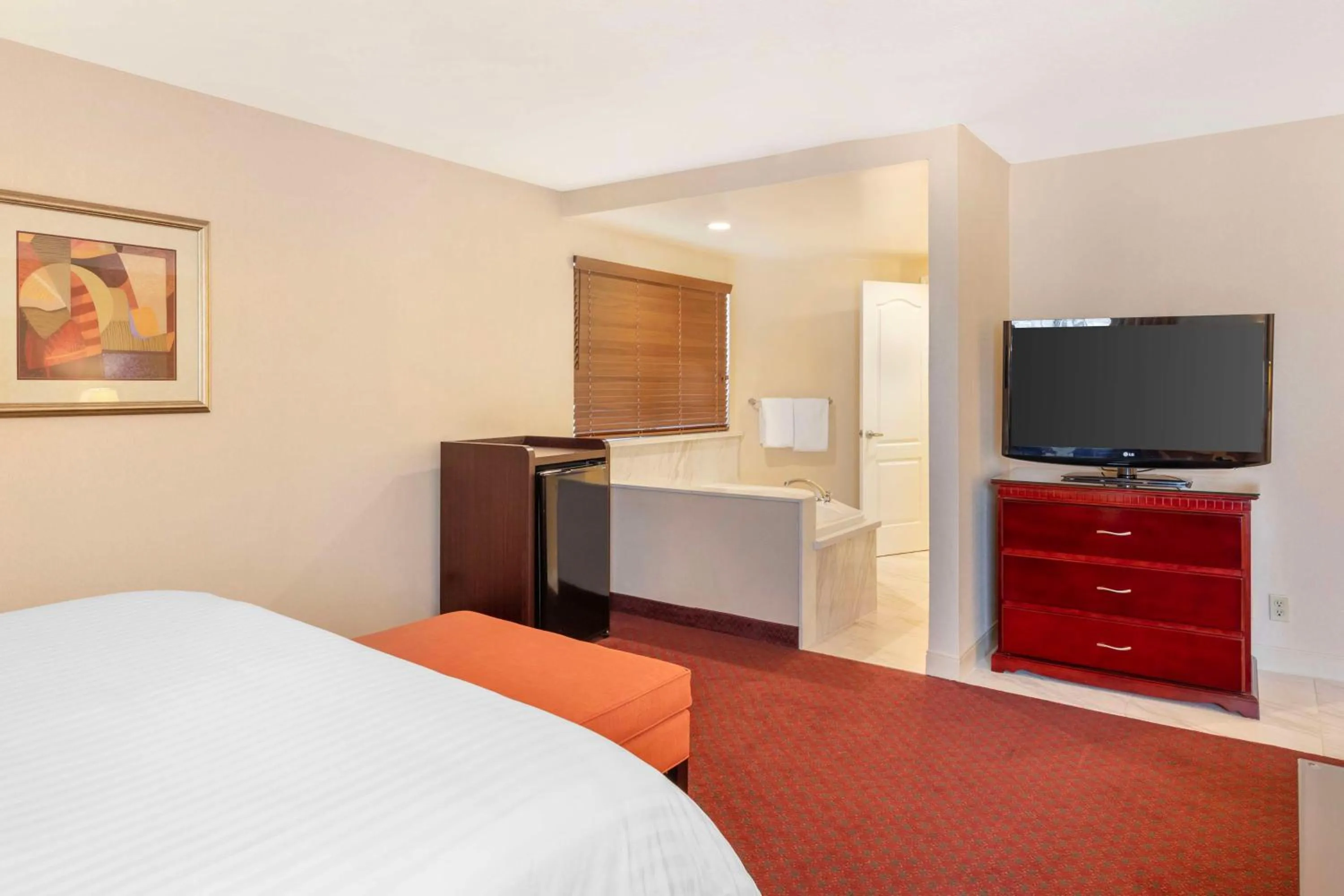 Photo of the whole room, Bed in Best Western Plus West Covina Inn