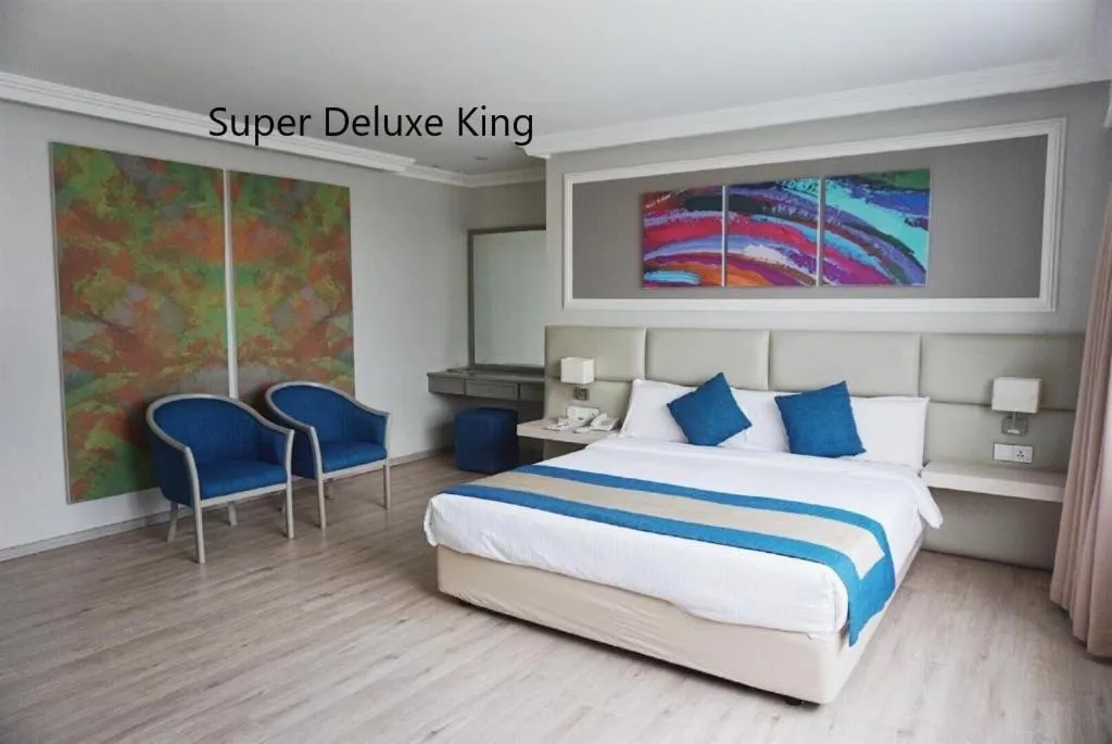 Bed in Kingwood Hotel Kuching