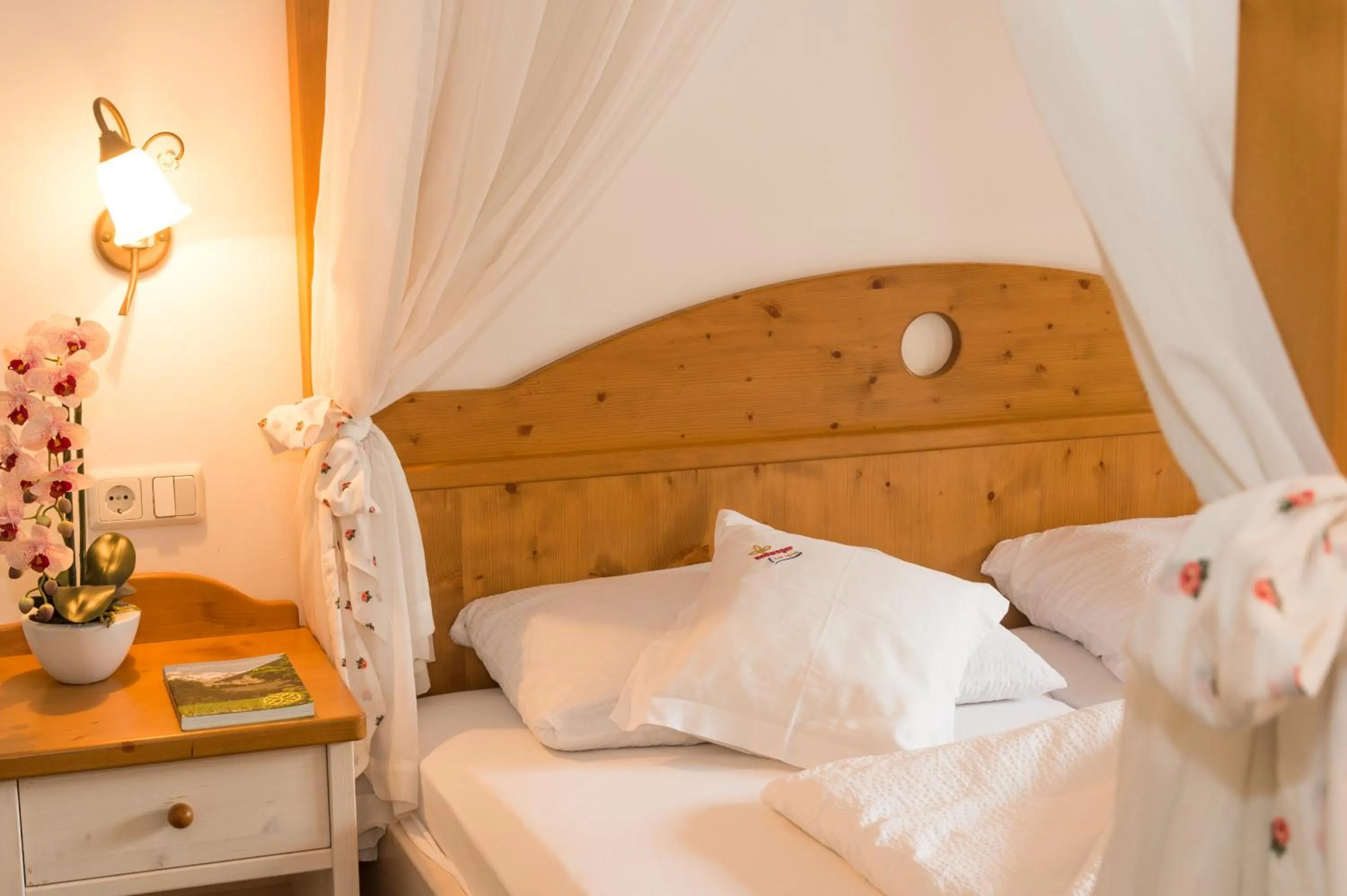 Bedroom, Bed in Hotel Hellweger