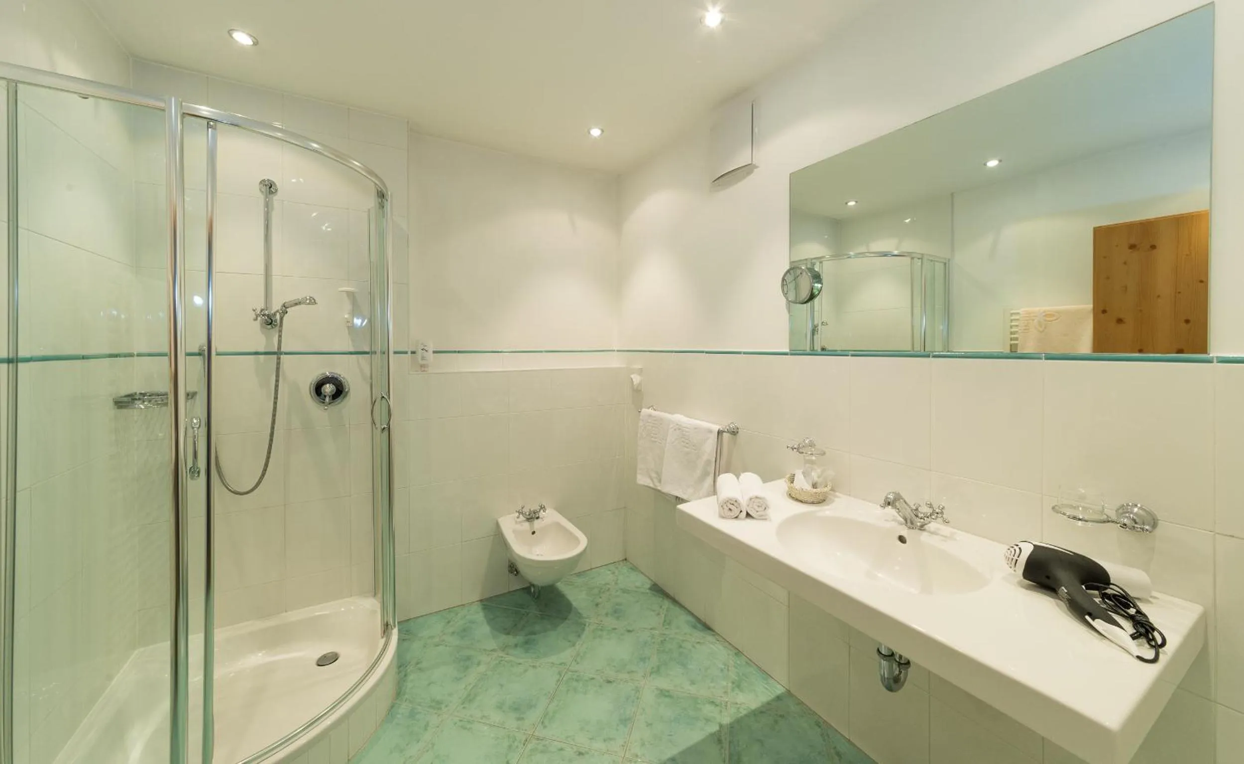 Bathroom in Hotel Hellweger