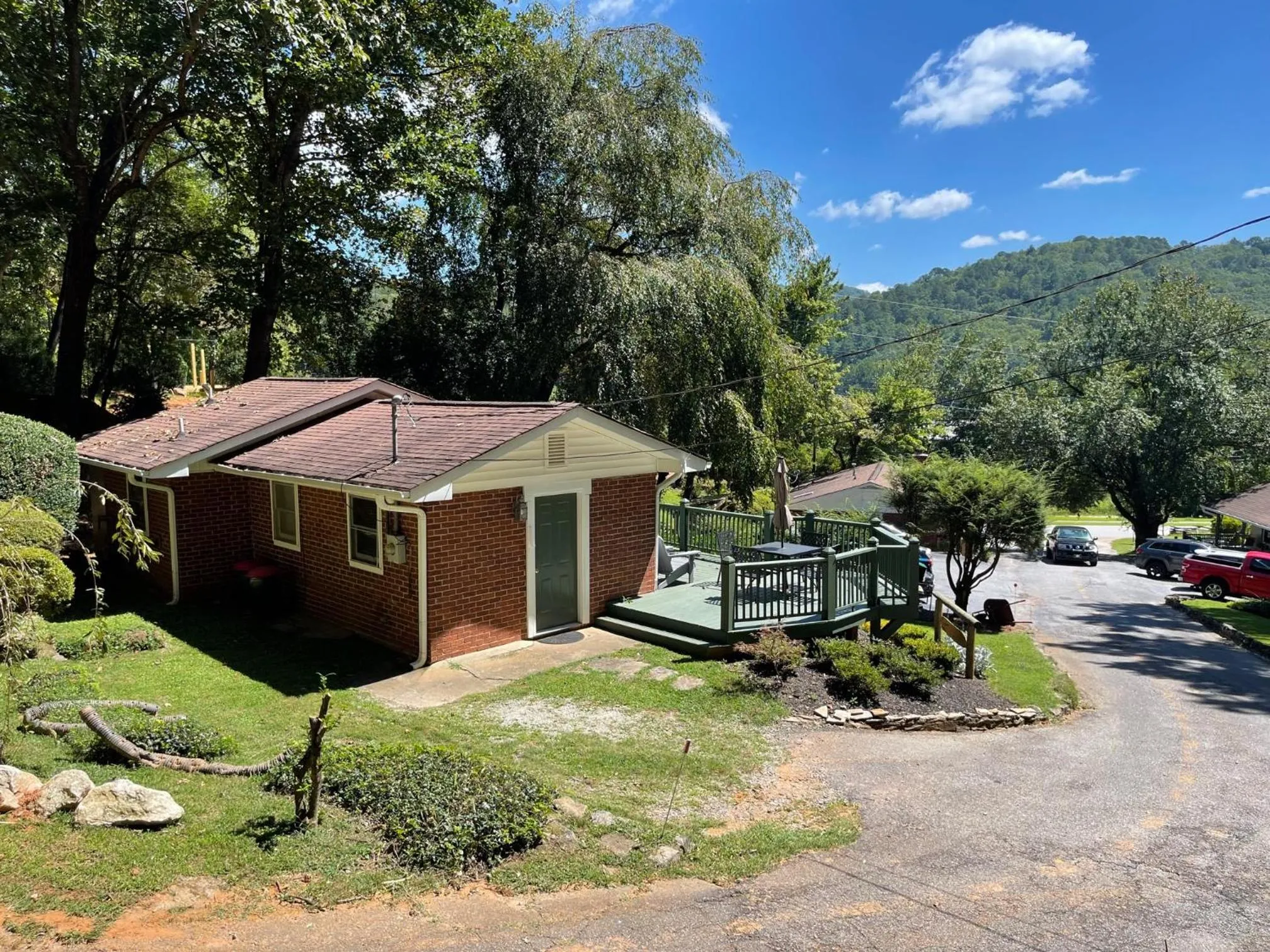 Property building in Mountain Aire Cottages, Inn, & Glamping