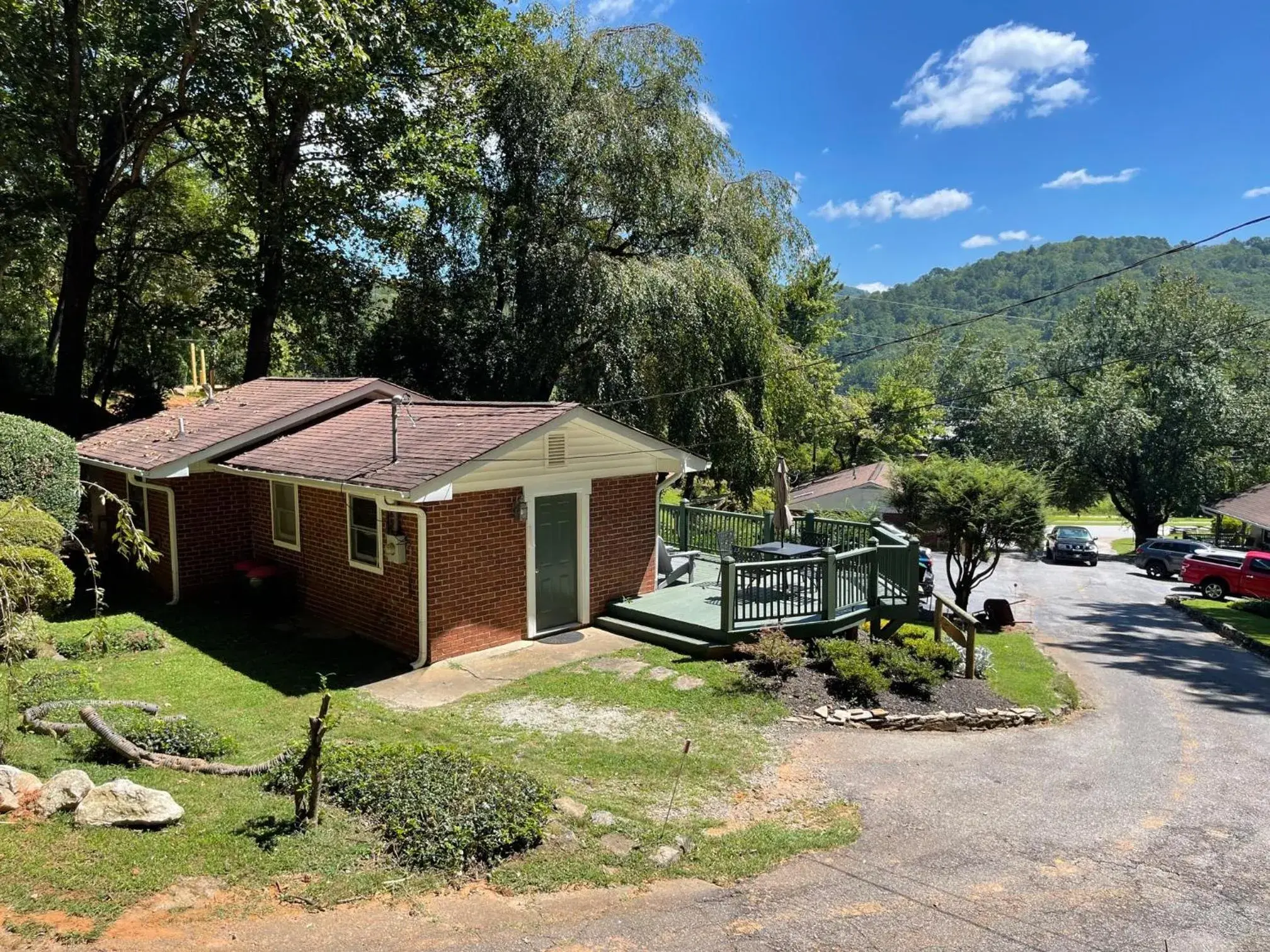 Property building in Mountain Aire Cottages, Inn, & Glamping Property building in Mountain Aire Cottages, Inn, & Glamping